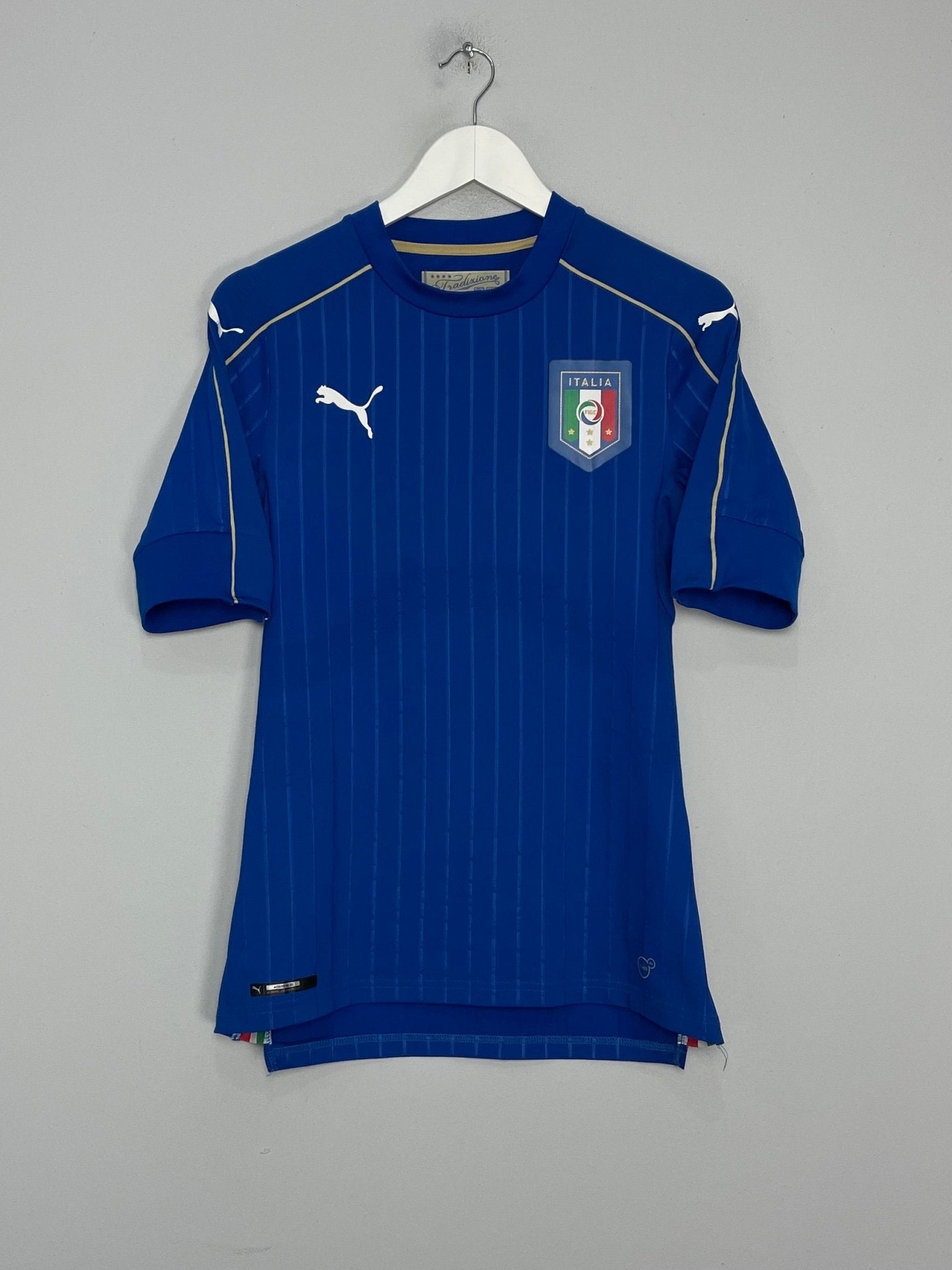 Shop 2016/17 ITALY *PLAYER ISSUE* HOME SHIRT (M) PUMA, classic football shirts, vintage football shirts & retro soccer jerseys at Cult Kits