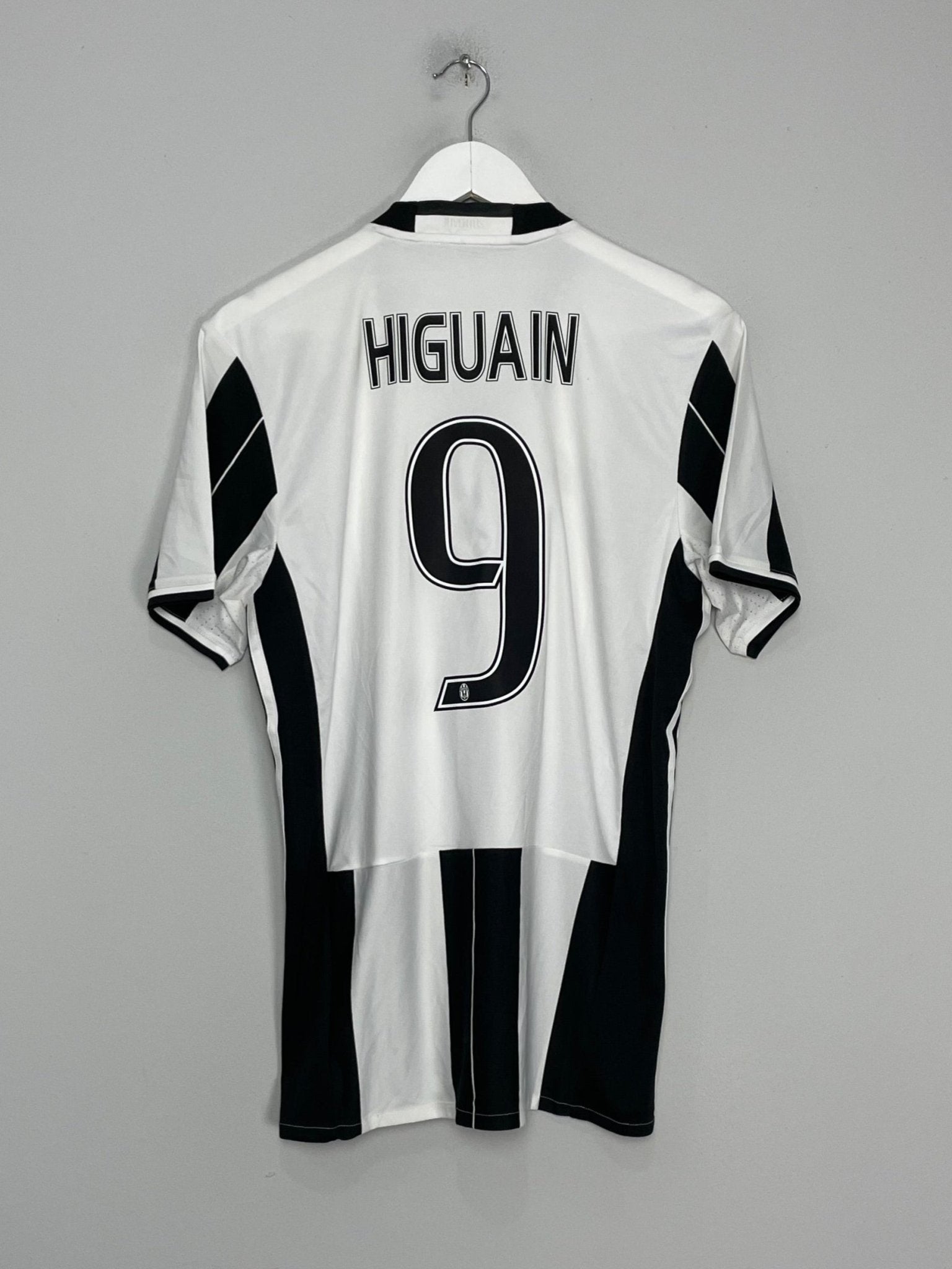 Shop 2016/17 JUVENTUS HIGUAIN #9 HOME SHIRT (M) ADIDAS, classic football shirts, vintage football shirts & retro soccer jerseys at Cult Kits