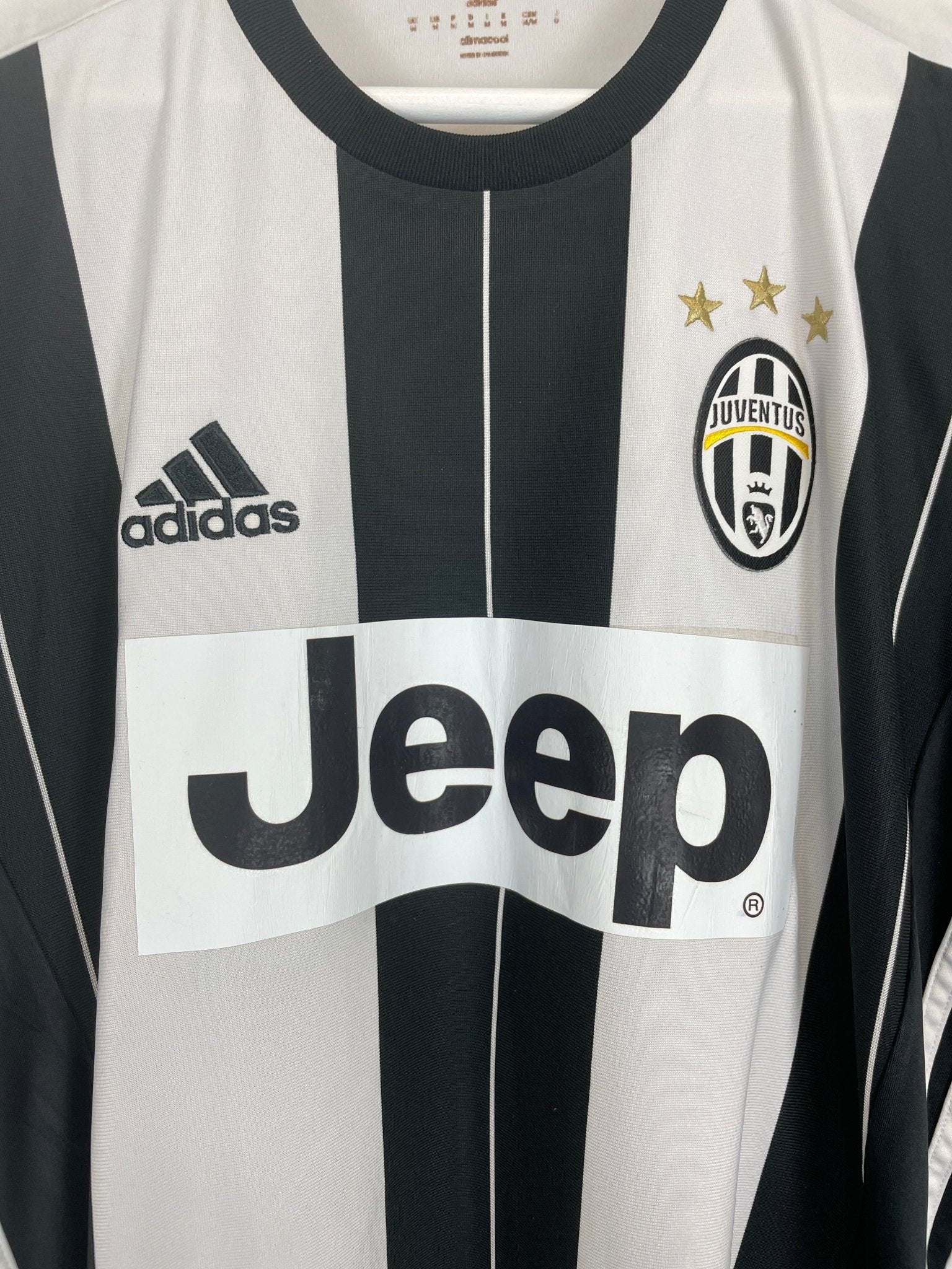 Shop 2016/17 JUVENTUS HIGUAIN #9 HOME SHIRT (M) ADIDAS, classic football shirts, vintage football shirts & retro soccer jerseys at Cult Kits