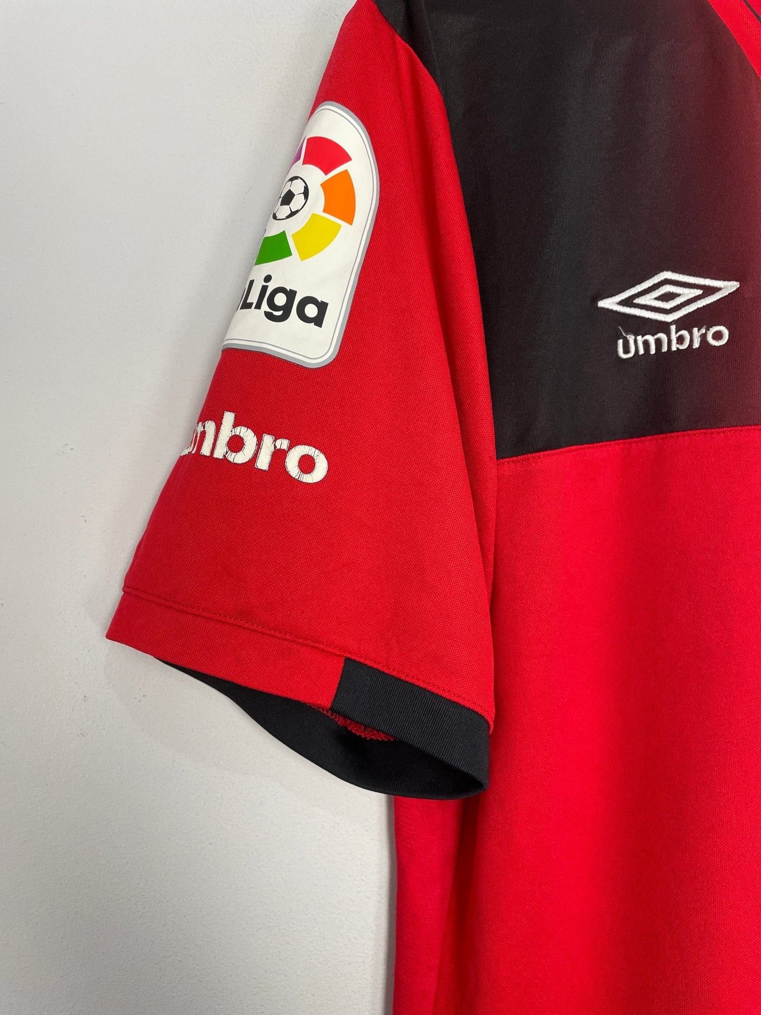 Shop 2016/17 MALLORCA HOME SHIRT (L) UMBRO, classic football shirts, vintage football shirts & retro soccer jerseys at Cult Kits