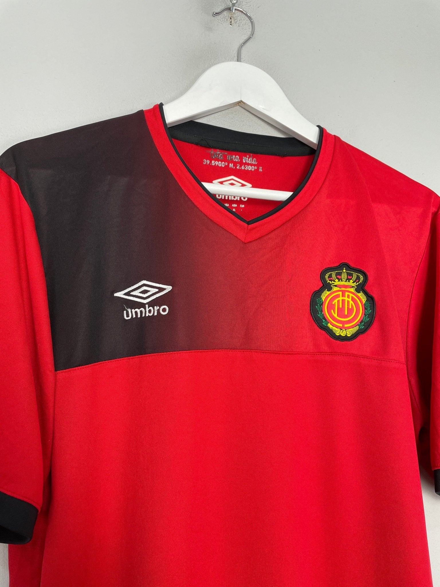 Shop 2016/17 MALLORCA HOME SHIRT (L) UMBRO, classic football shirts, vintage football shirts & retro soccer jerseys at Cult Kits