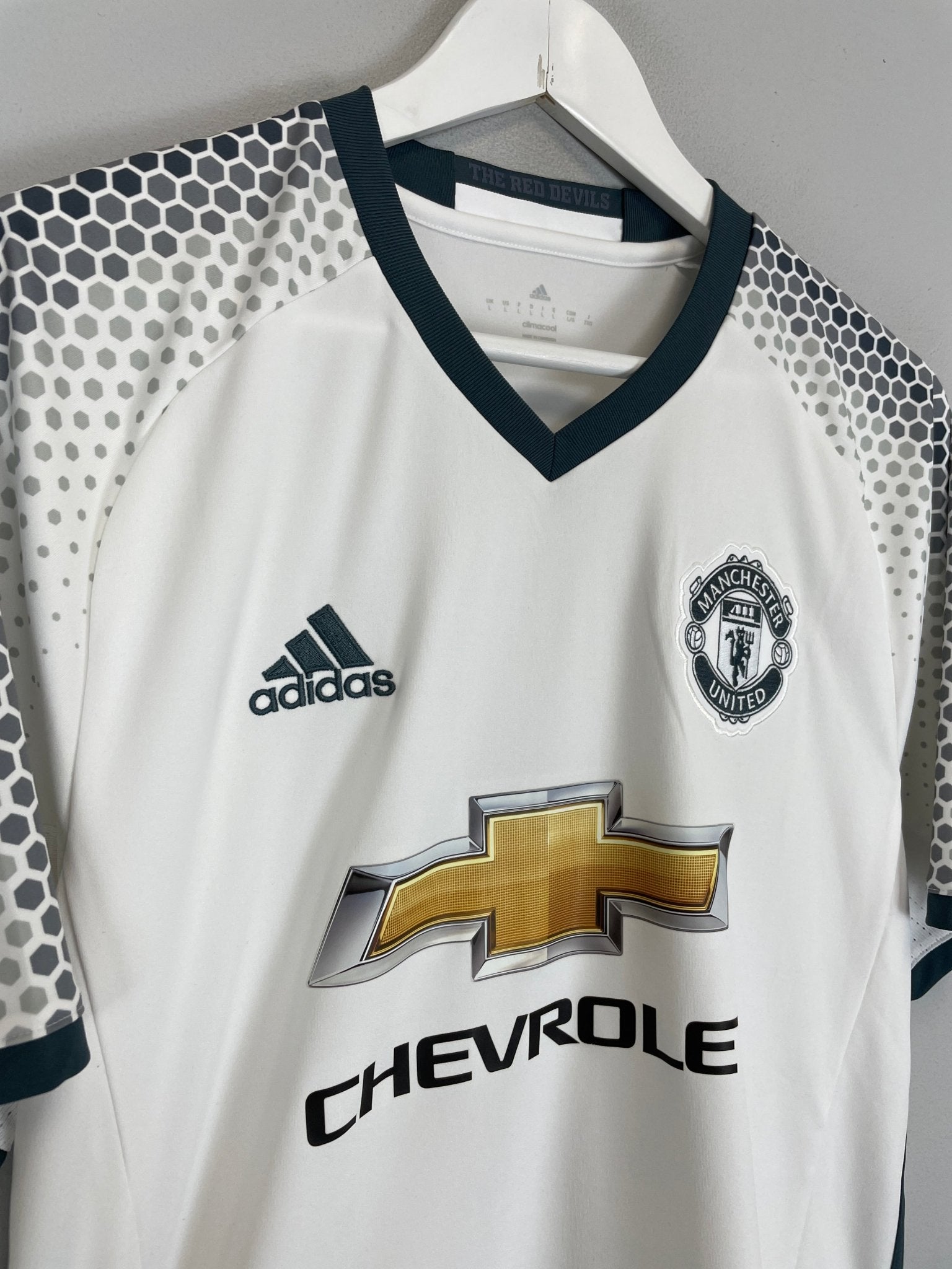 Shop 2016/17 MANCHESTER UNITED AWAY SHIRT (L) ADIDAS, classic football shirts, vintage football shirts & retro soccer jerseys at Cult Kits