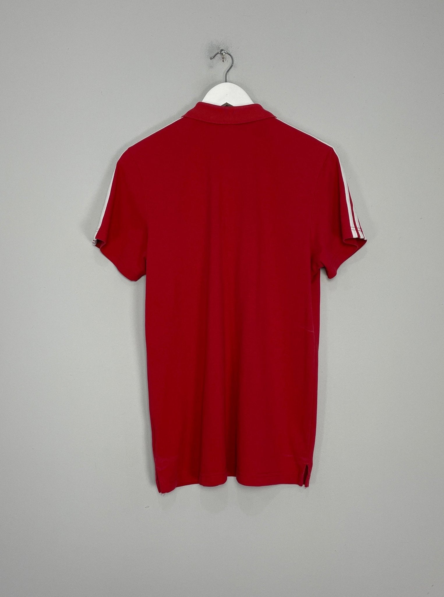 Shop 2016/17 MANCHESTER UNITED POLO SHIRT (M) ADIDAS, classic football shirts, vintage football shirts & retro soccer jerseys at Cult Kits