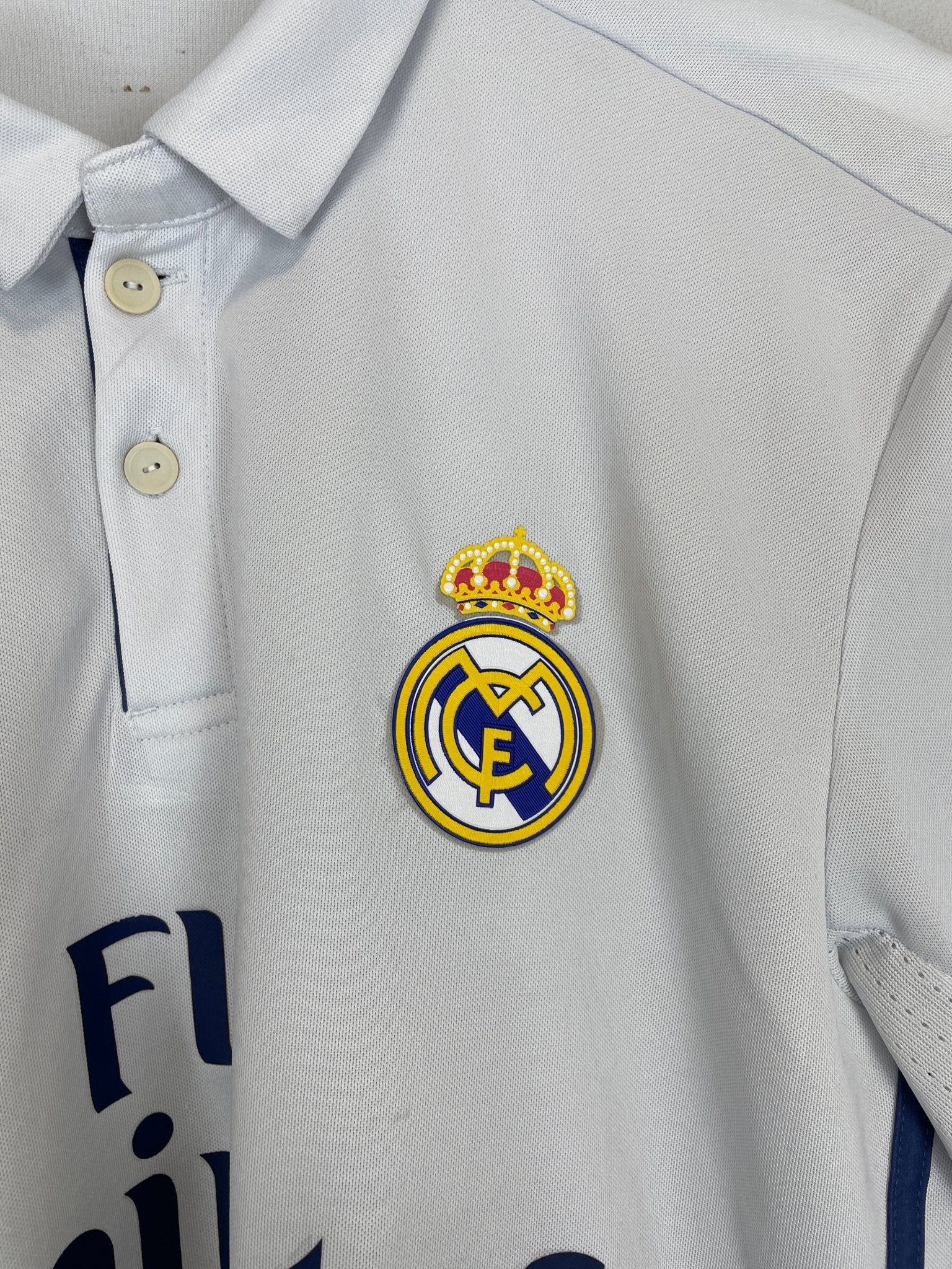 Shop 2016/17 REAL MADRID KROOS #8 HOME SHIRT (M) ADIDAS, classic football shirts, vintage football shirts & retro soccer jerseys at Cult Kits