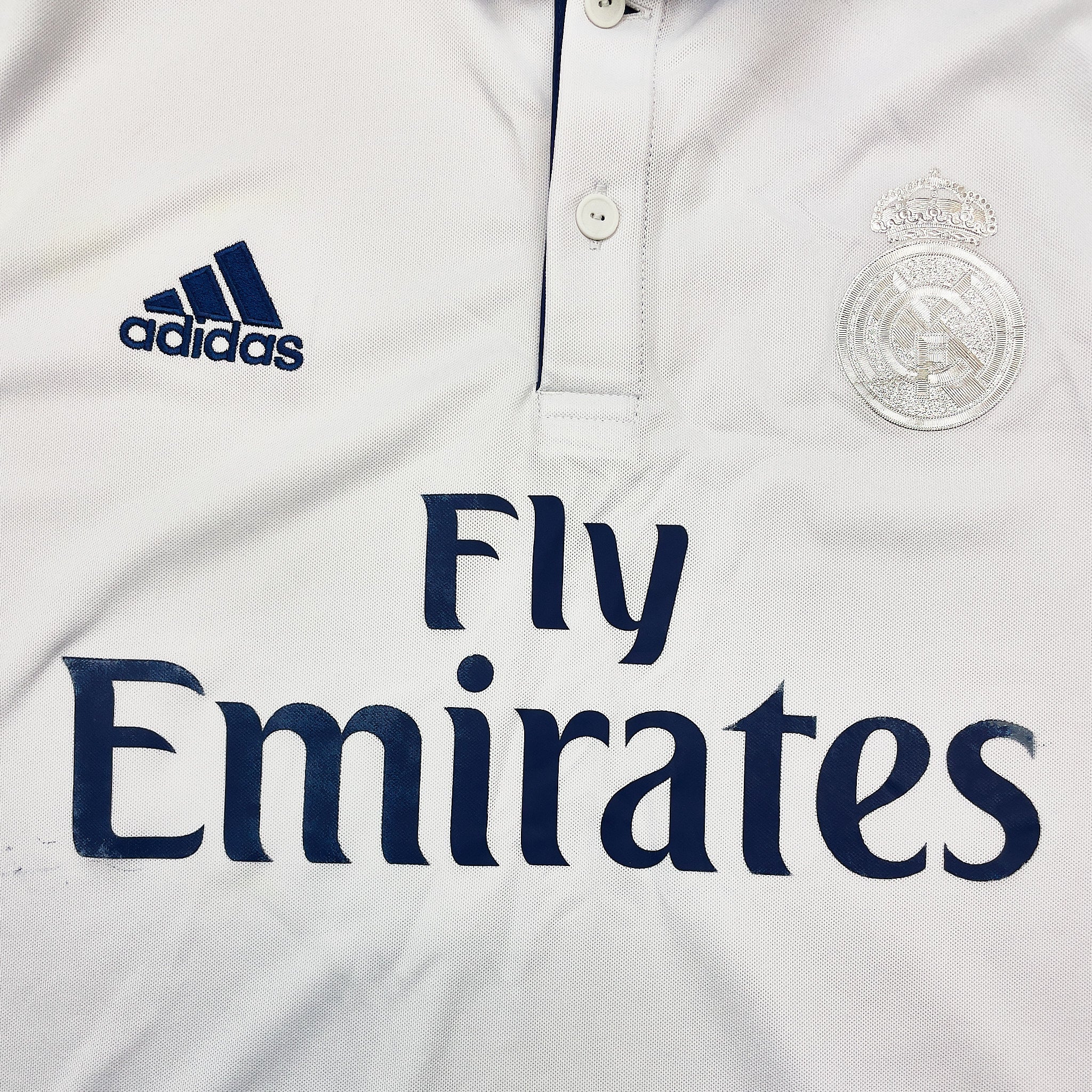 Buy 2016/17 Real Madrid L/S Home Shirt (L) Adidas ~ Free worldwide shipping available ~ Authentic Vintage Football Shirts from Cult Kits