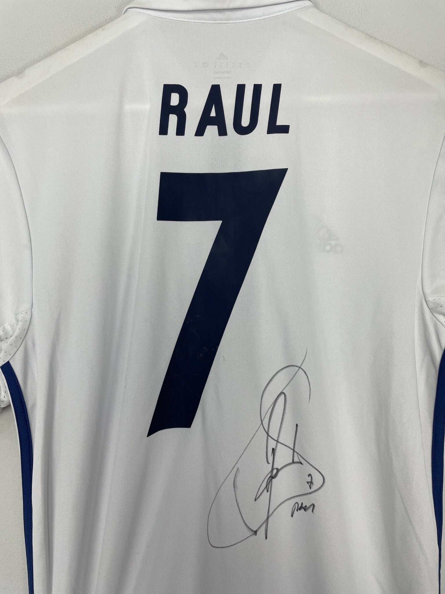 Shop 2016/17 REAL MADRID RAUL #7 *SIGNED* HOME SHIRT (M) ADIDAS, classic football shirts, vintage football shirts & retro soccer jerseys at Cult Kits