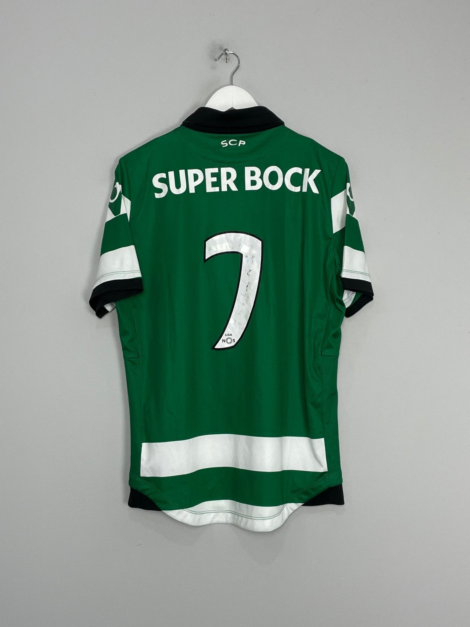 Shop 2016/17 SPORTING CP #7 HOME SHIRT (M) MACRON, classic football shirts, vintage football shirts & retro soccer jerseys at Cult Kits