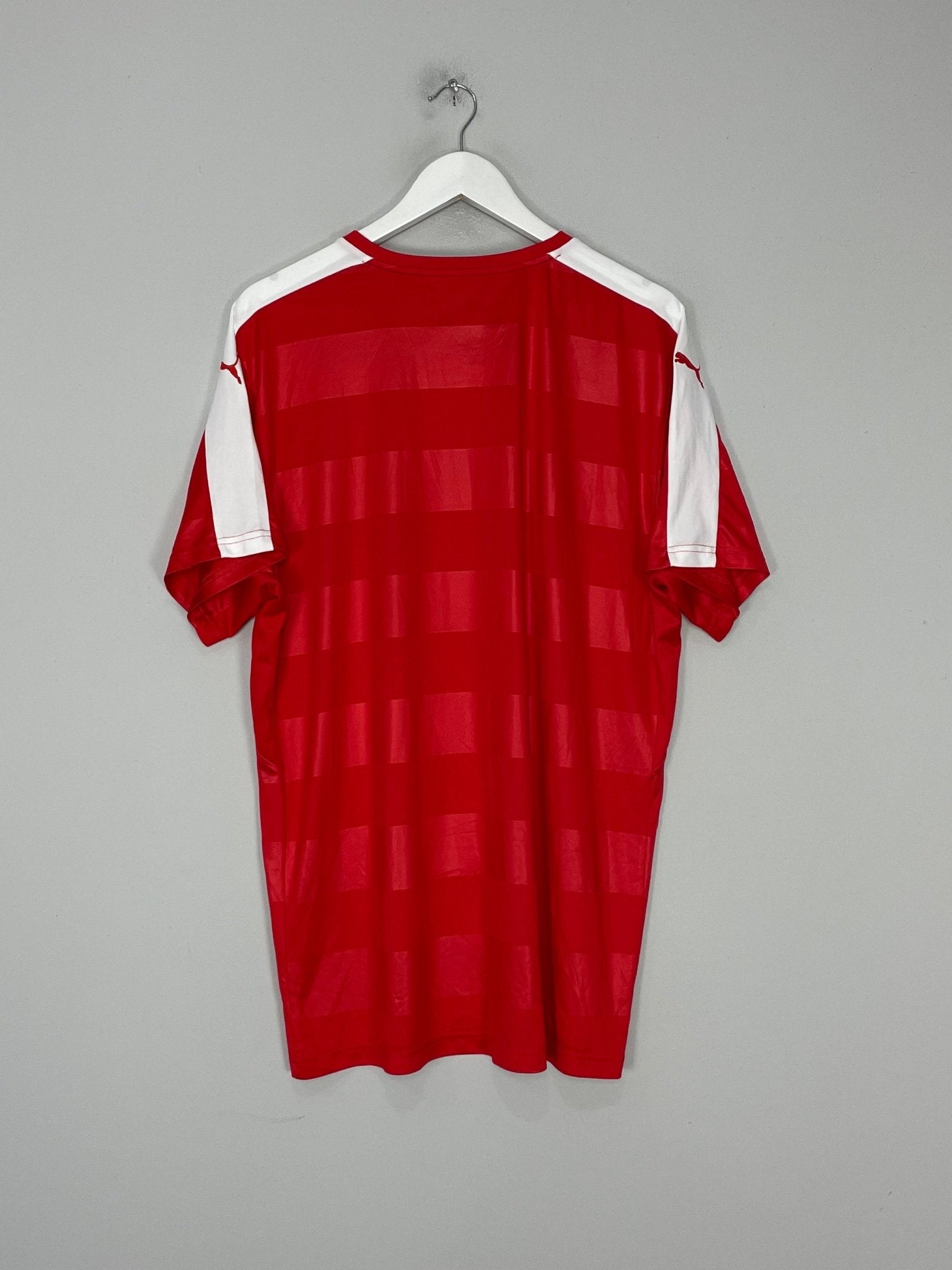 Shop 2016/17 SWITZERLAND HOME SHIRT (XL) PUMA, classic football shirts, vintage football shirts & retro soccer jerseys at Cult Kits