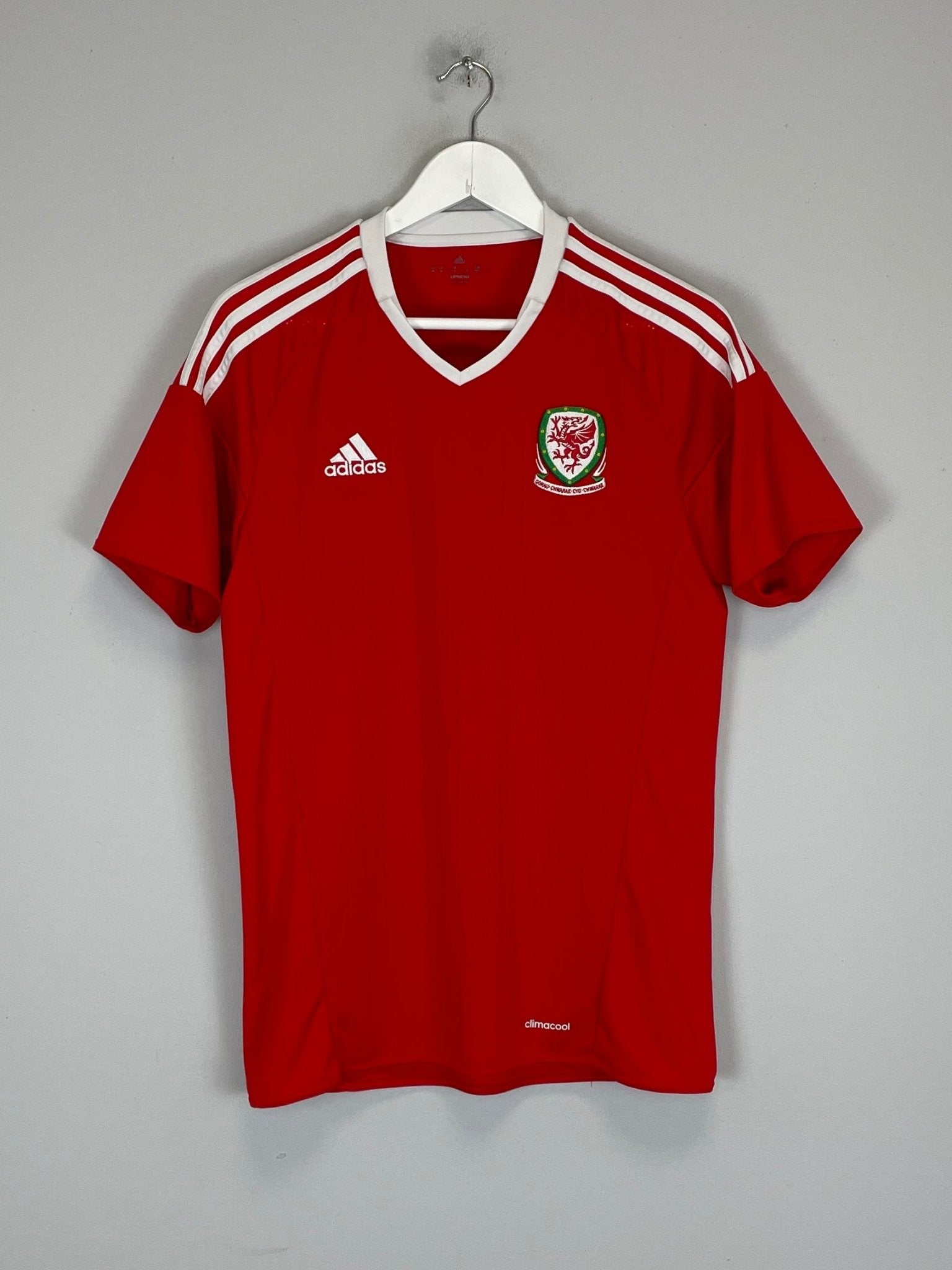 Shop 2016/17 WALES HOME SHIRT (M) ADIDAS, classic football shirts, vintage football shirts & retro soccer jerseys at Cult Kits