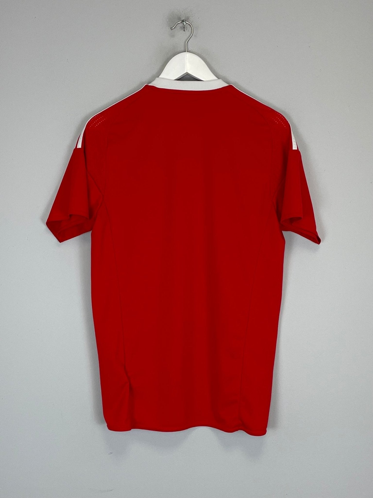 Shop 2016/17 WALES HOME SHIRT (M) ADIDAS, classic football shirts, vintage football shirts & retro soccer jerseys at Cult Kits