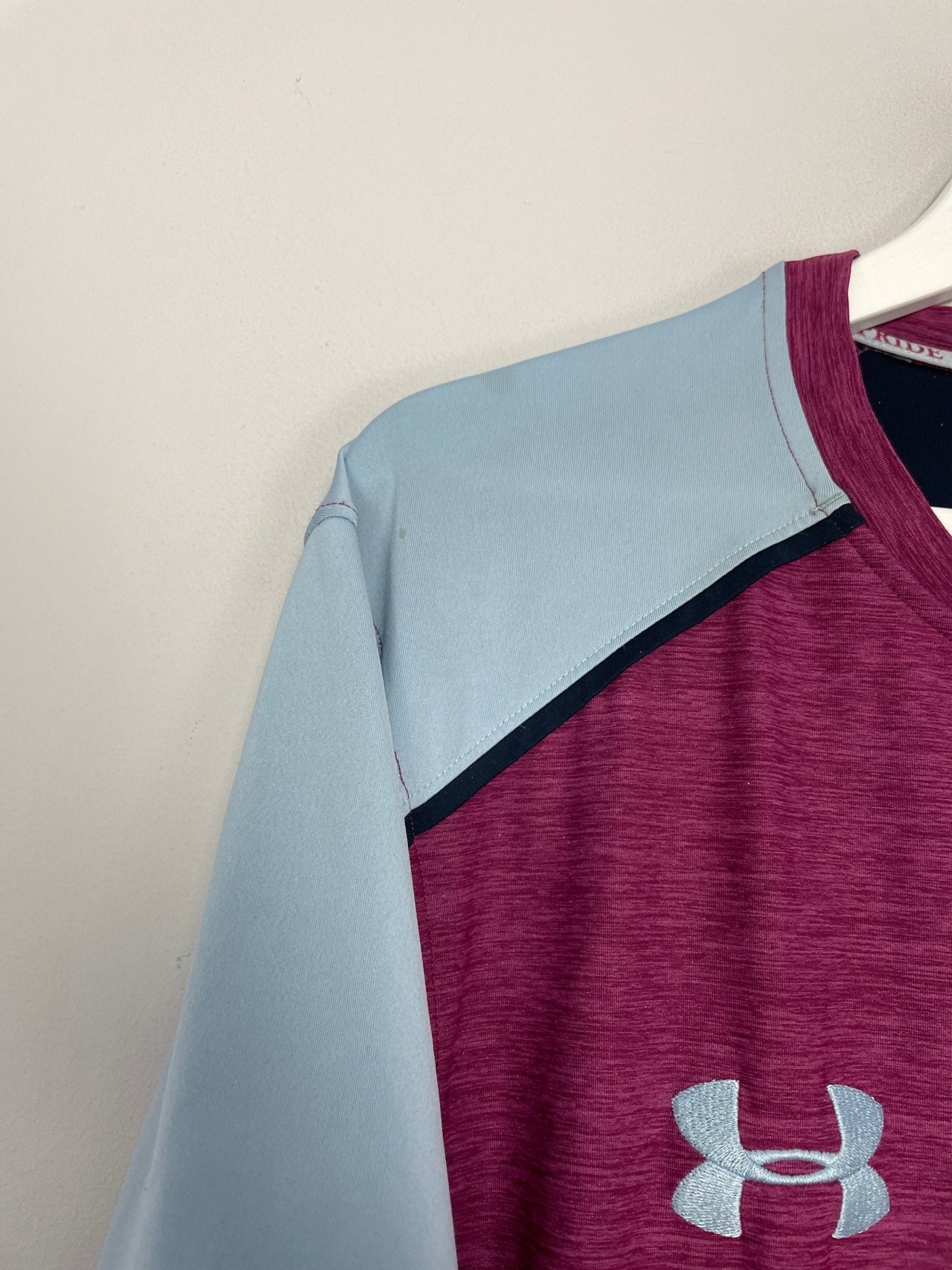 Shop 2017/18 ASTON VILLA TRAINING SHIRT (XL) UNDER ARMOUR, classic football shirts, vintage football shirts & retro soccer jerseys at Cult Kits
