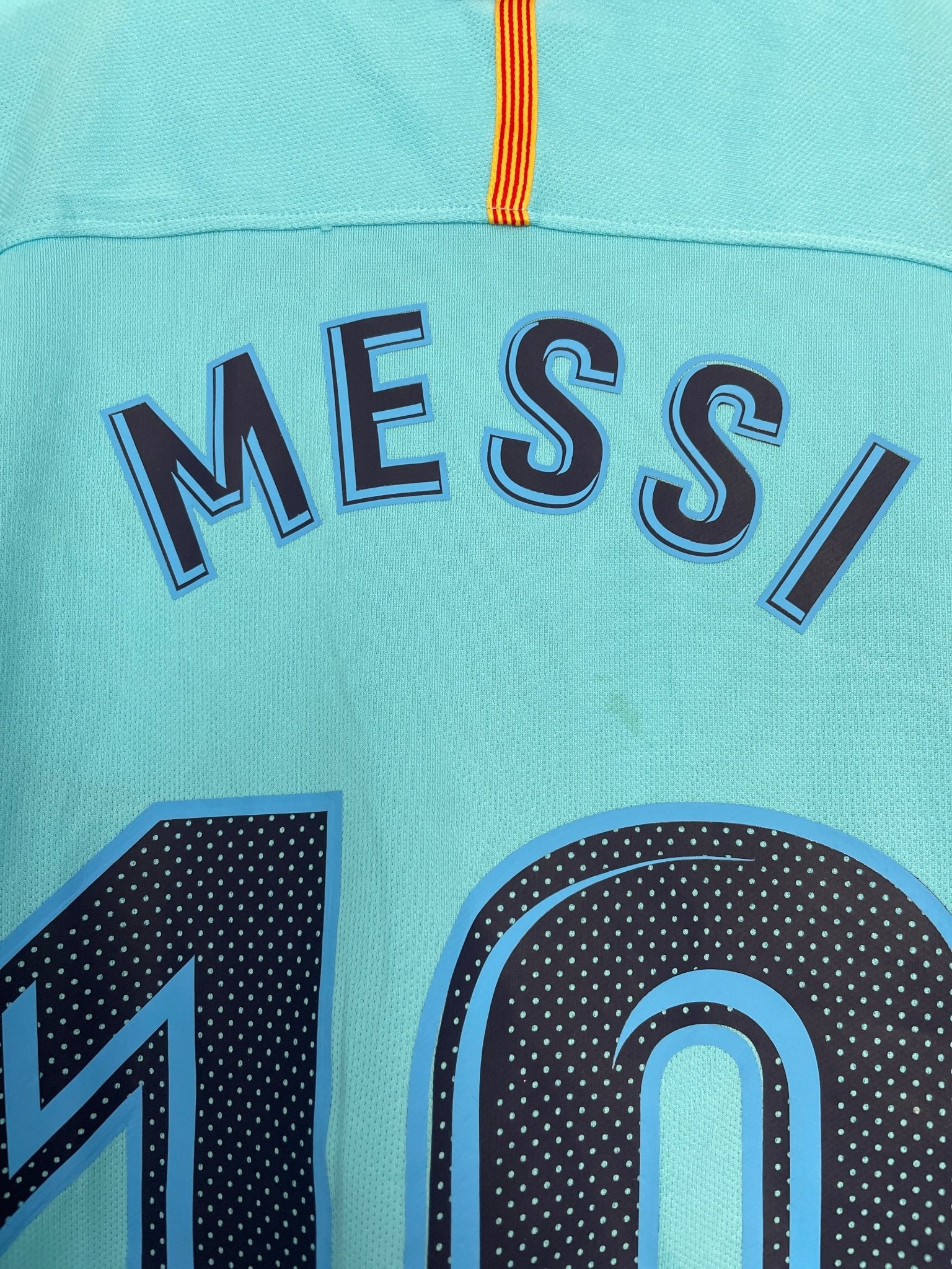 Shop 2017/18 BARCELONA MESSI #10 AWAY SHIRT (XL) NIKE, classic football shirts, vintage football shirts & retro soccer jerseys at Cult Kits