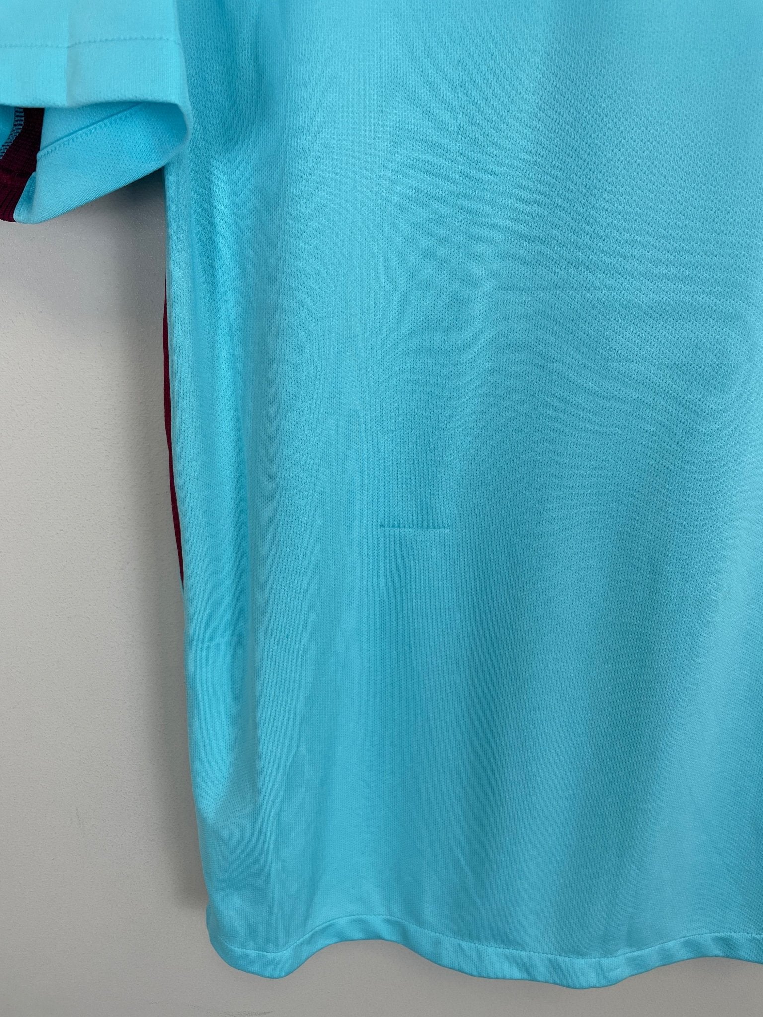 Shop 2017/18 BARCELONA MESSI #10 *BNWT* AWAY SHIRT (M) NIKE, classic football shirts, vintage football shirts & retro soccer jerseys at Cult Kits