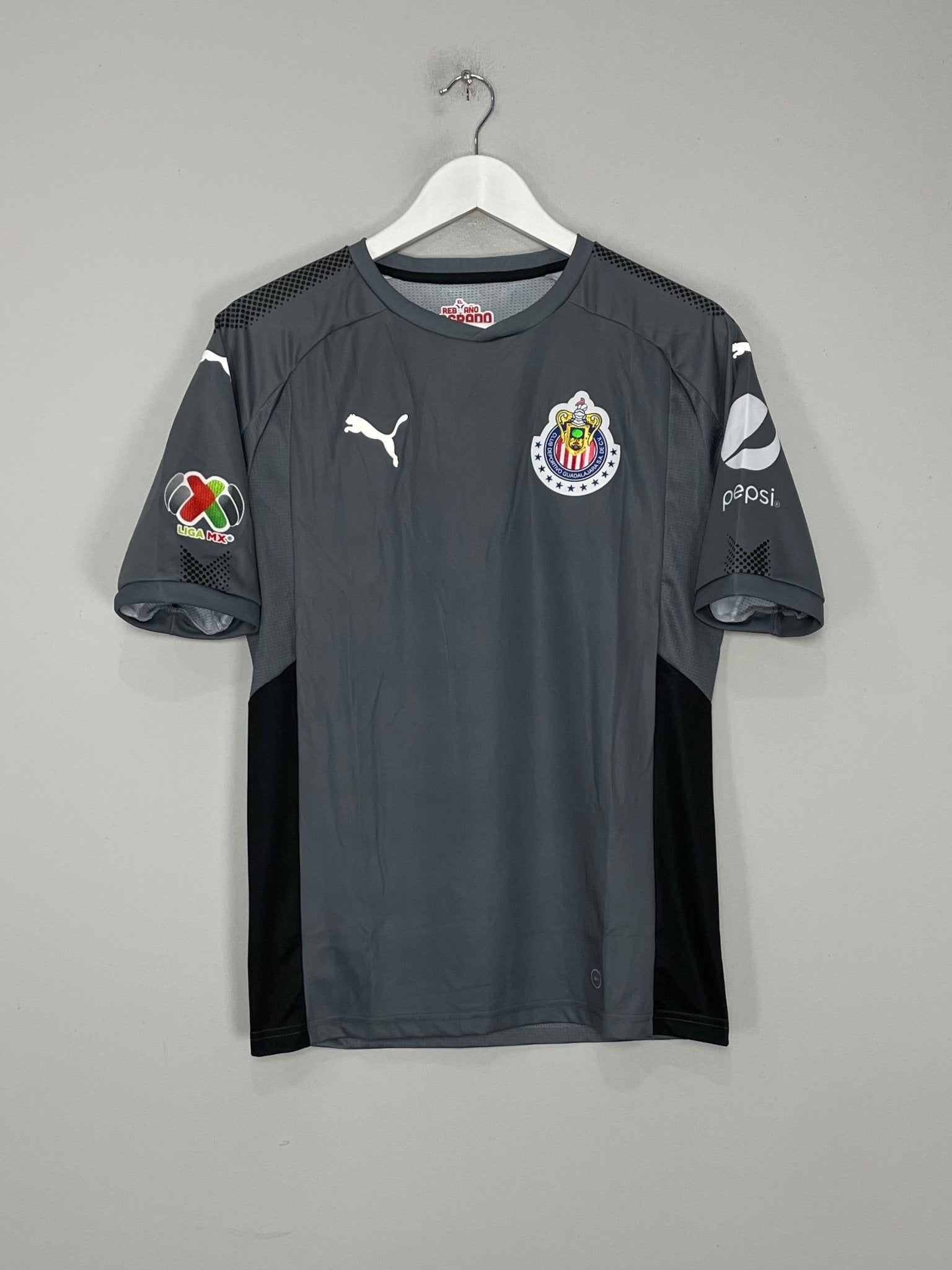 Shop 2017/18 CHIVAS GUADALAJARA GK SHIRT (S) PUMA, classic football shirts, vintage football shirts & retro soccer jerseys at Cult Kits