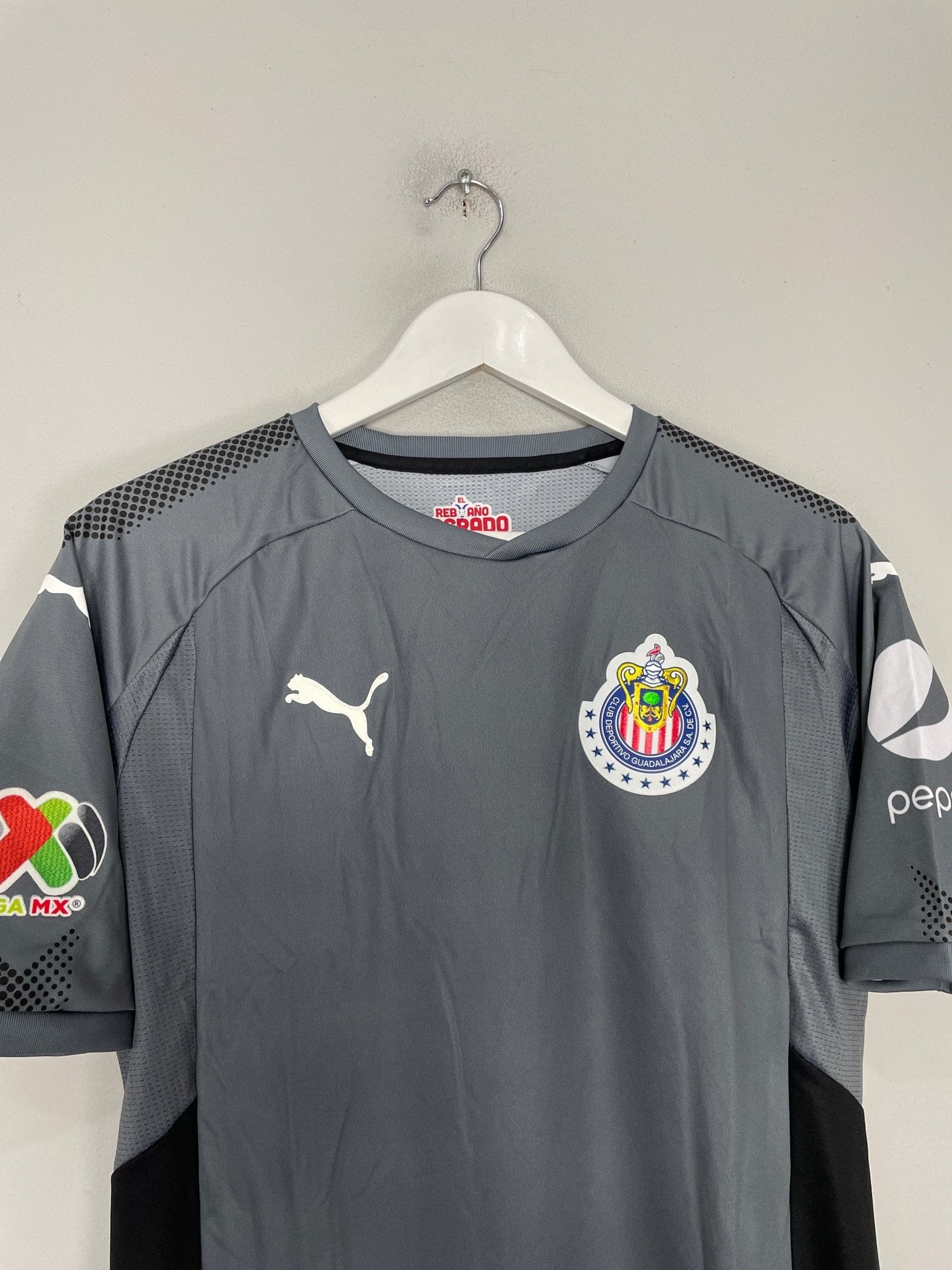 Shop 2017/18 CHIVAS GUADALAJARA GK SHIRT (S) PUMA, classic football shirts, vintage football shirts & retro soccer jerseys at Cult Kits