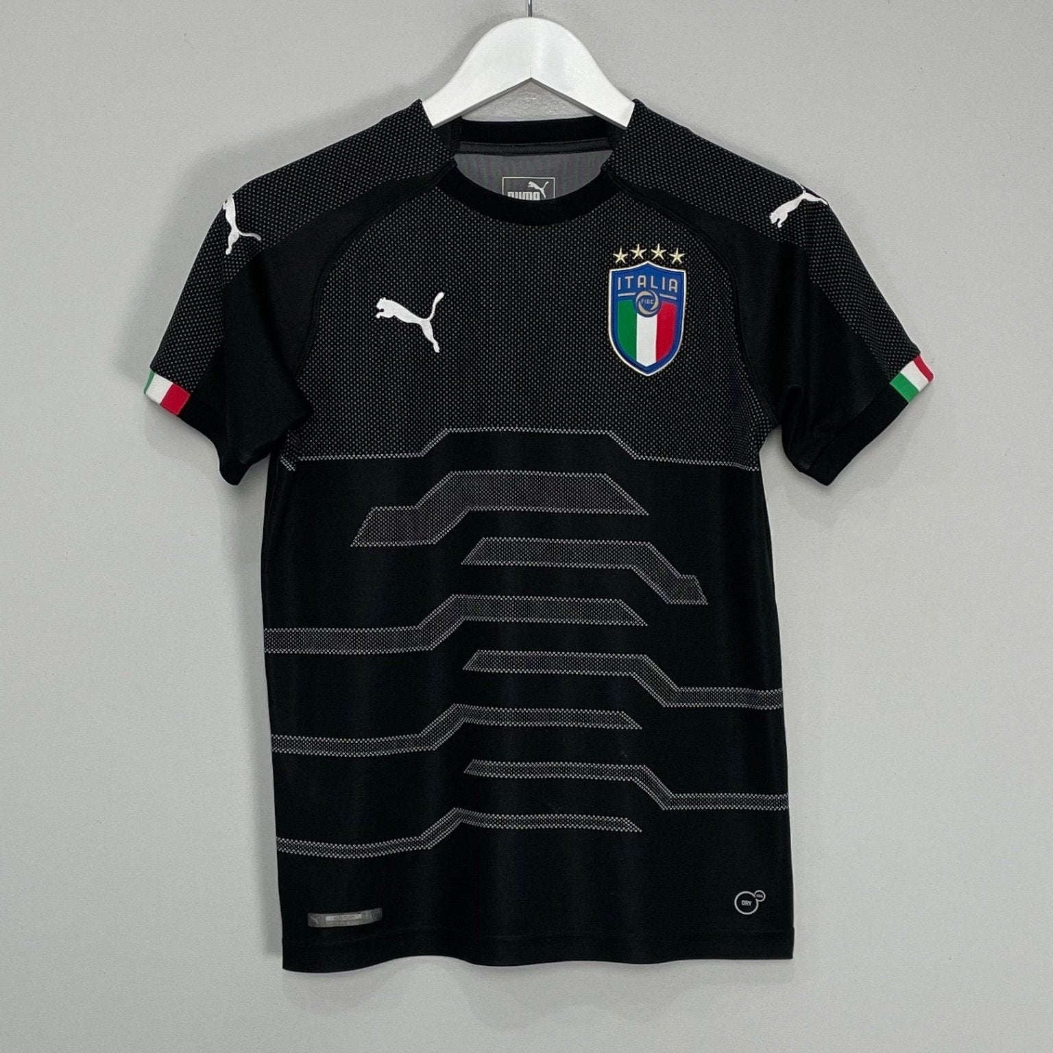 Shop 2017/18 ITALY GK SHIRT (XL.KIDS) PUMA, classic football shirts, vintage football shirts & retro soccer jerseys at Cult Kits