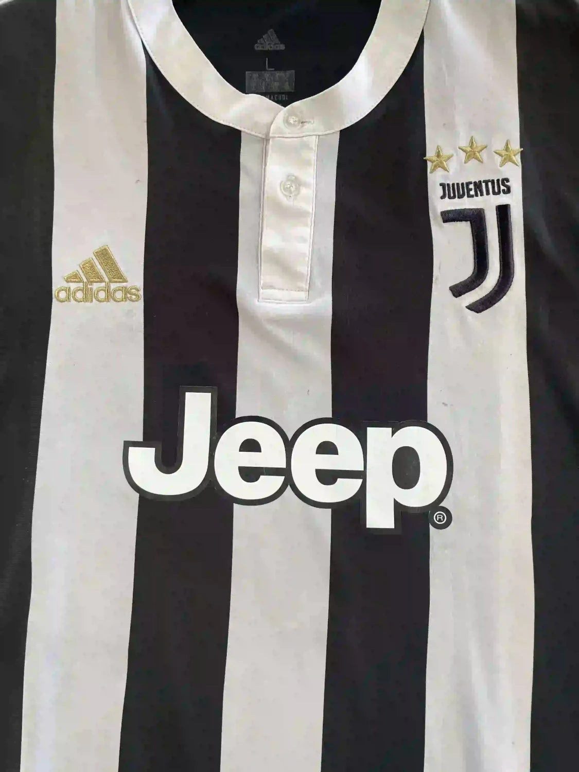 2017 Juventus Adidas football shirt - view 3 - Cult Kits