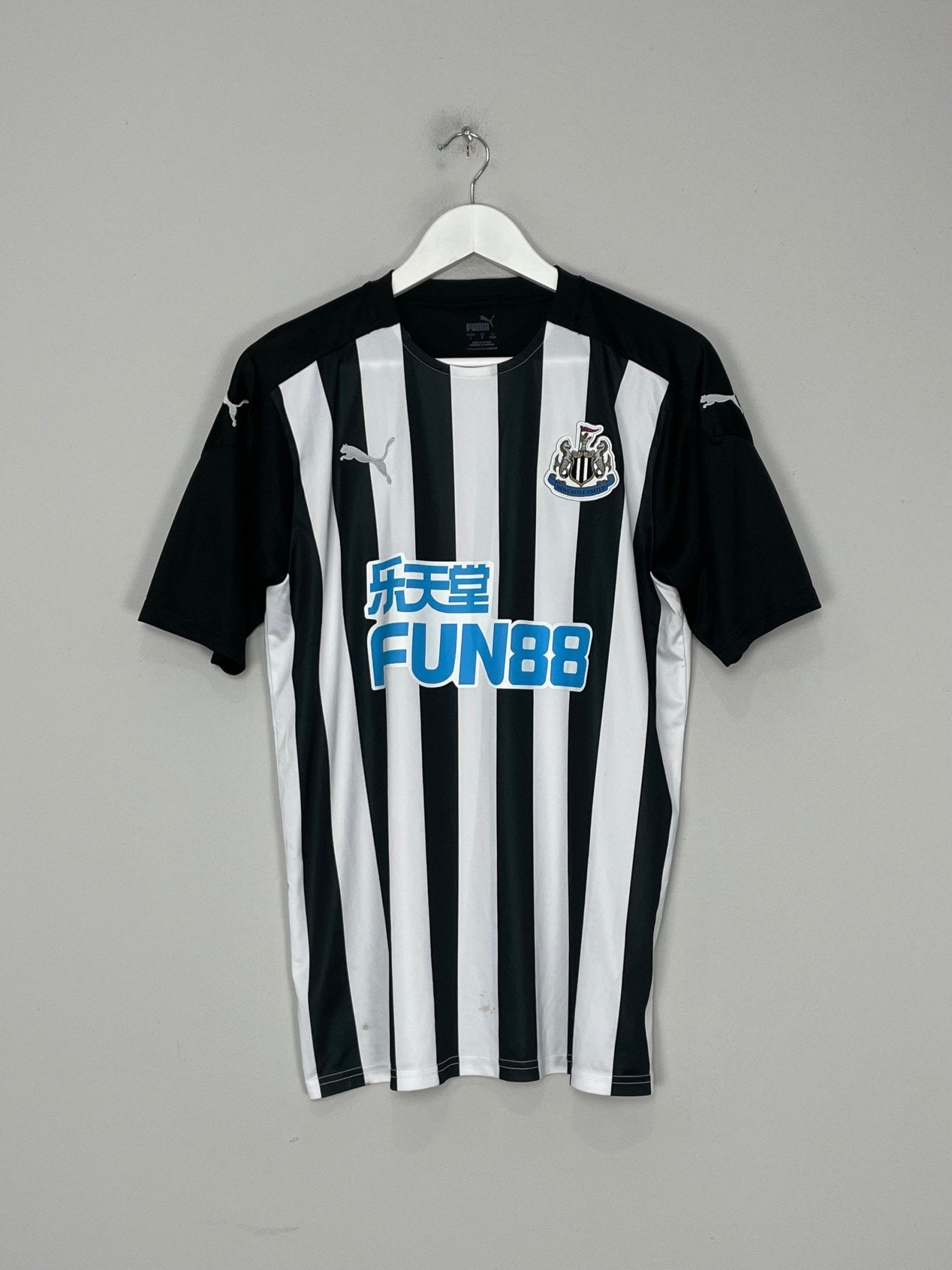 Shop 2017/18 NEWCASTLE SHELVEY #8 HOME SHIRT (L) PUMA, classic football shirts, vintage football shirts & retro soccer jerseys at Cult Kits