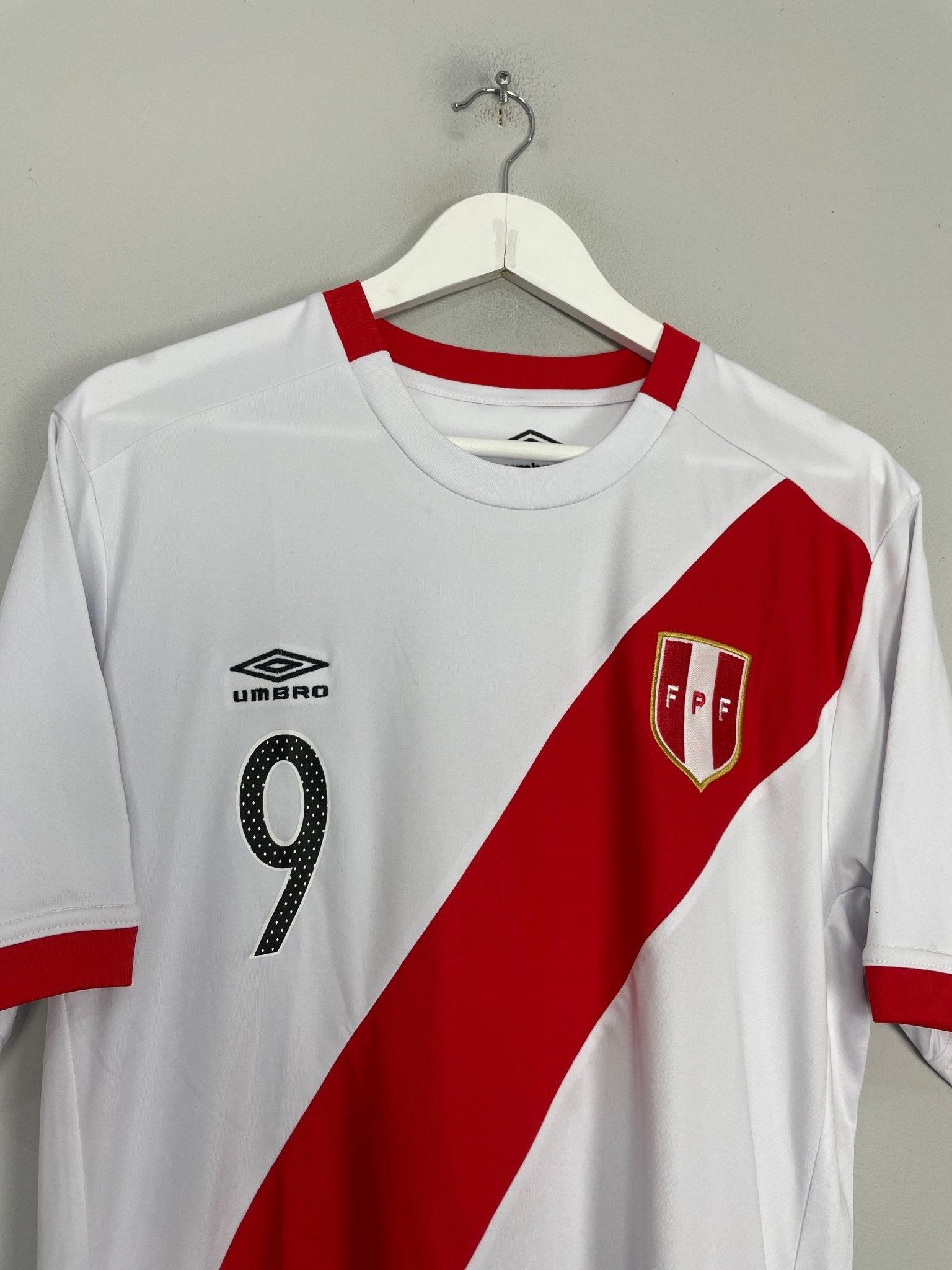 Shop 2017/18 PERU GUERRERO #9 HOME SHIRT (L) UMBRO, classic football shirts, vintage football shirts & retro soccer jerseys at Cult Kits