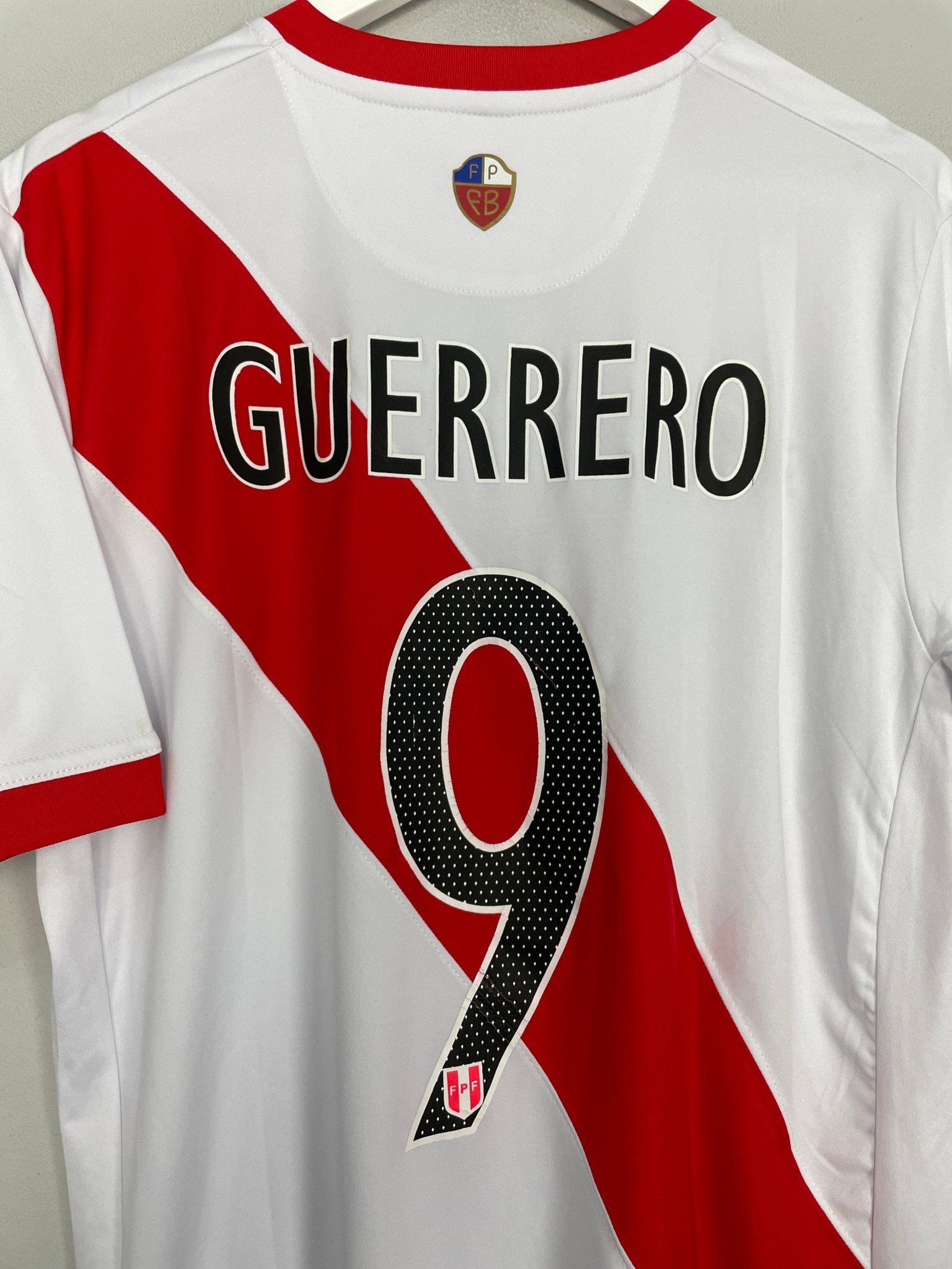 Shop 2017/18 PERU GUERRERO #9 HOME SHIRT (L) UMBRO, classic football shirts, vintage football shirts & retro soccer jerseys at Cult Kits