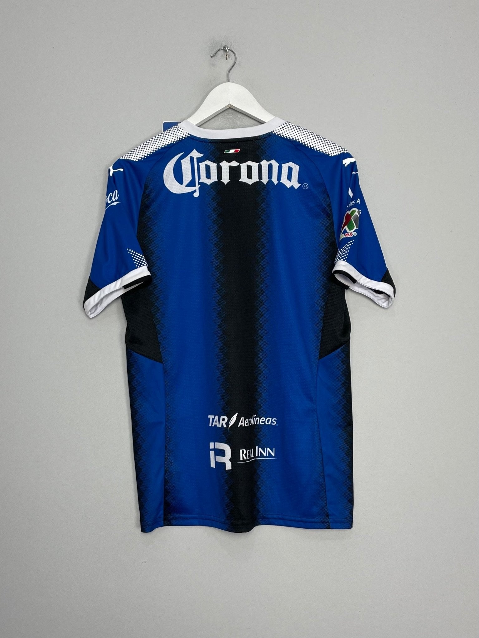 Shop 2017/18 QUERETARO *BNWT* HOME SHIRT (M) PUMA, classic football shirts, vintage football shirts & retro soccer jerseys at Cult Kits