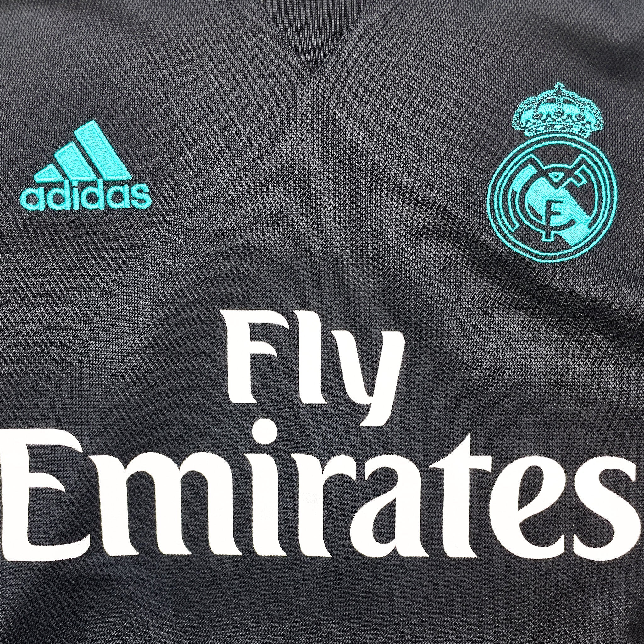 Buy 2017/18 Real Madrid Ronaldo 7 L/S Away Shirt (S) Adidas ~ Free worldwide shipping ~ Authentic Vintage Football Shirts from Cult Kits