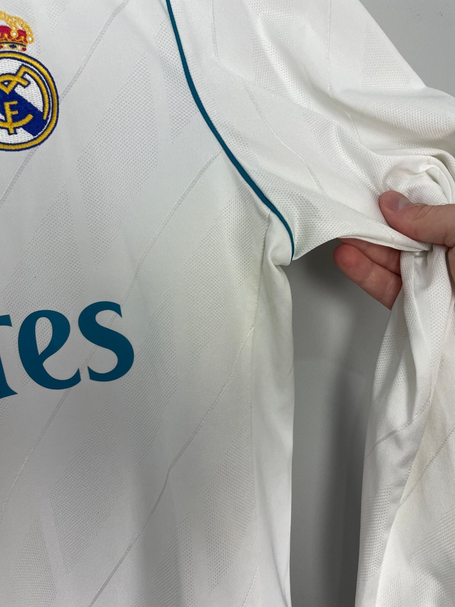 Shop 2017/18 REAL MADRID RONALDO #7 L/S HOME SHIRT (M) ADIDAS, classic football shirts, vintage football shirts & retro soccer jerseys at Cult Kits