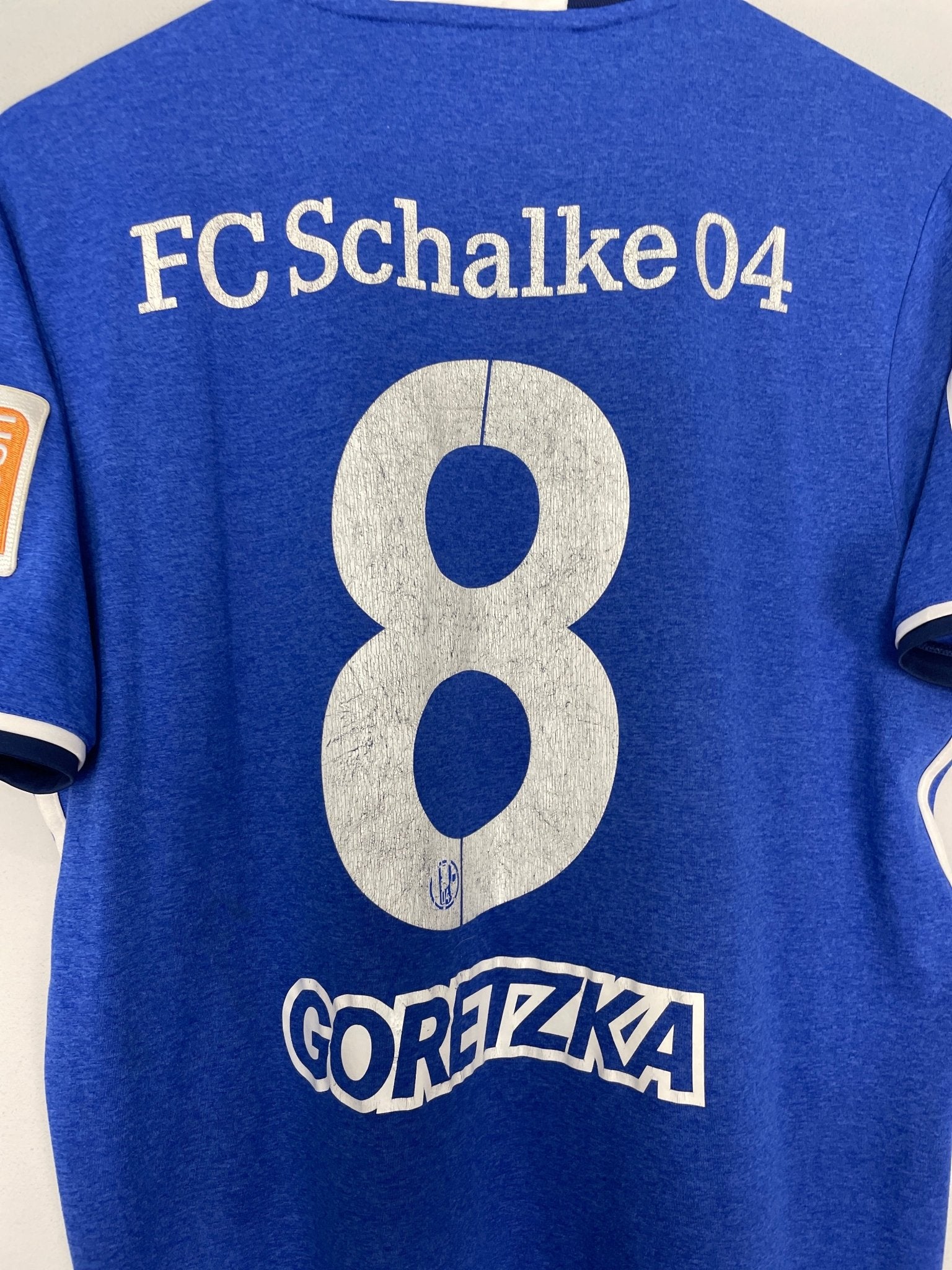 Shop 2017/18 SCHALKE GORETZKA #8 HOME SHIRT (M) ADIDAS, classic football shirts, vintage football shirts & retro soccer jerseys at Cult Kits