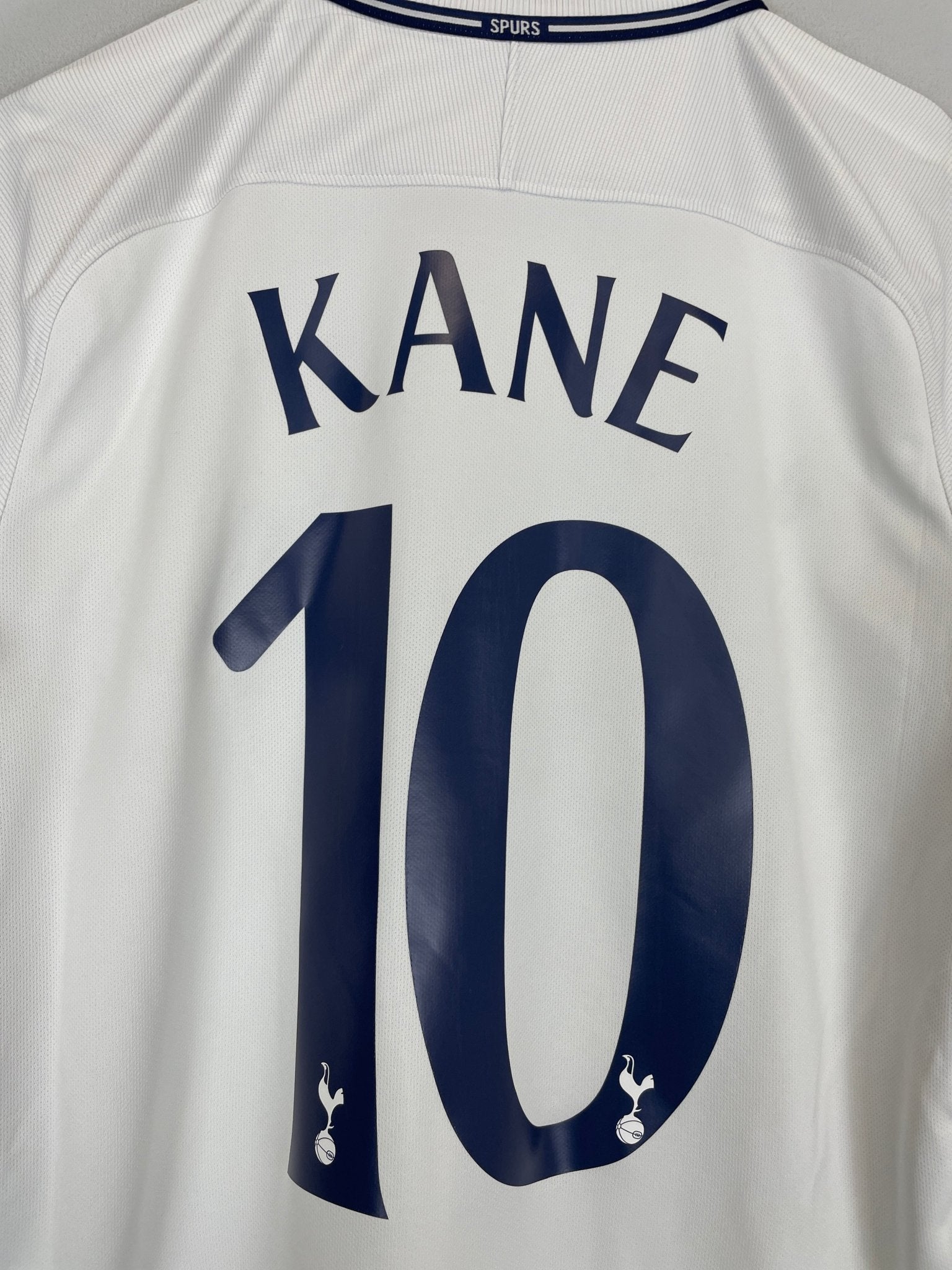 Shop 2017/18 TOTTENHAM KANE #10 HOME SHIRT (M) NIKE, classic football shirts, vintage football shirts & retro soccer jerseys at Cult Kits