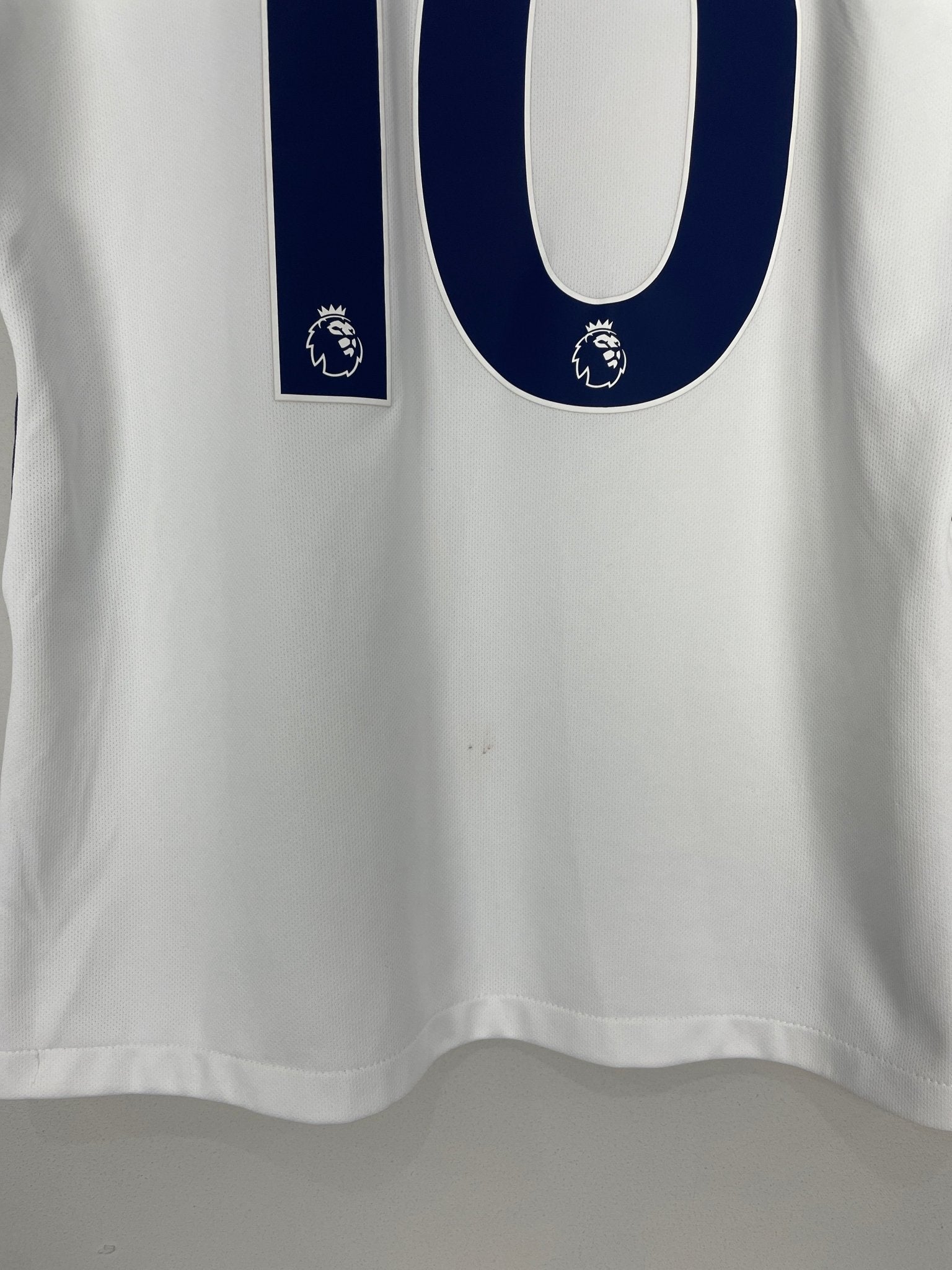 Shop 2017/18 TOTTENHAM KANE #10 HOME SHIRT (XL.WOMENS) NIKE, classic football shirts, vintage football shirts & retro soccer jerseys at Cult Kits