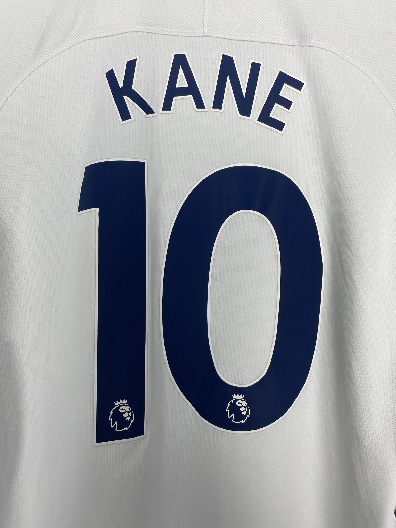 Shop 2017/18 TOTTENHAM KANE #10 HOME SHIRT (XL.WOMENS) NIKE, classic football shirts, vintage football shirts & retro soccer jerseys at Cult Kits