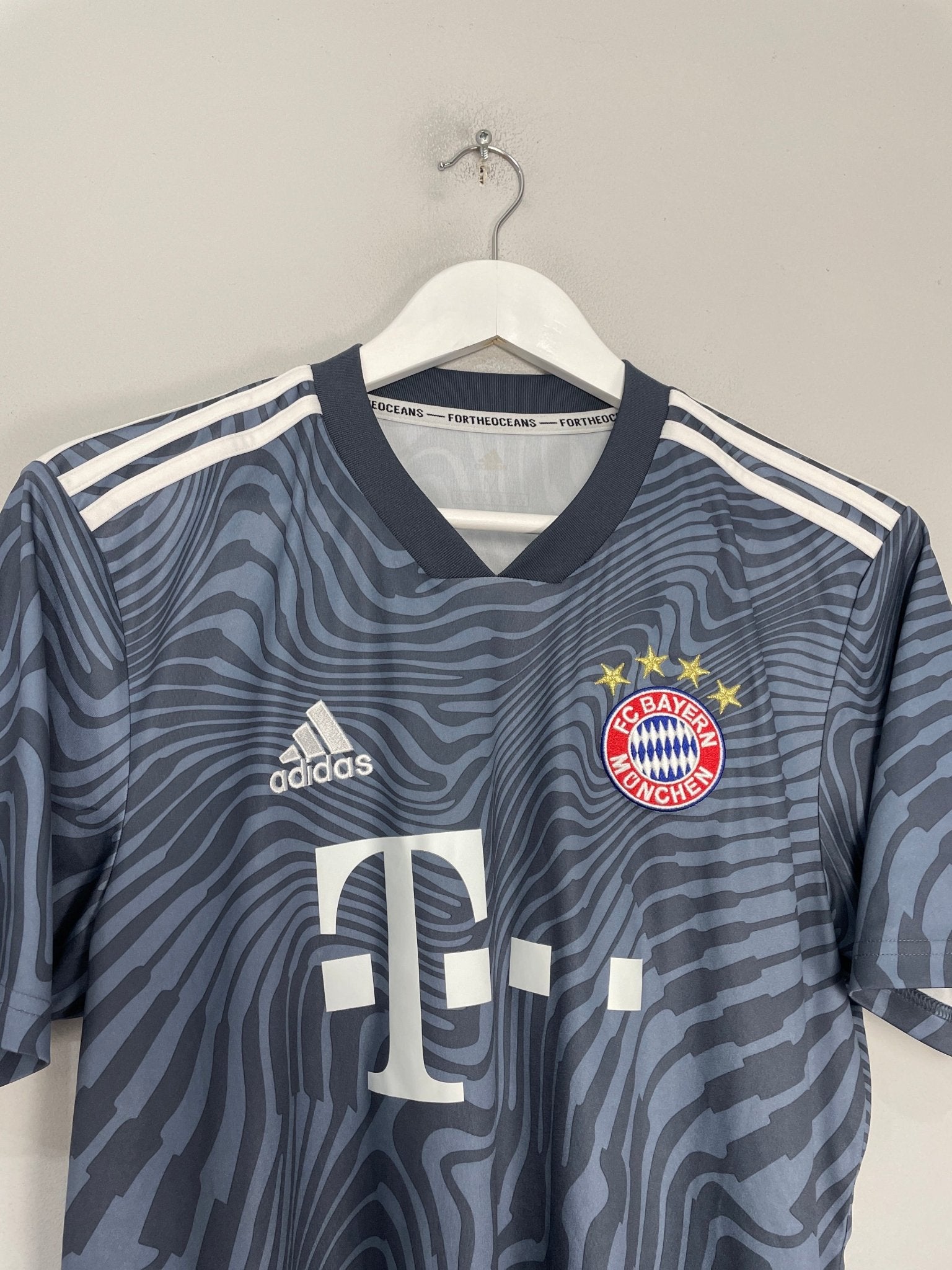 Shop 2018/19 BAYERN MUNICH *PROTOTYPE* SHIRT (M) ADIDAS, classic football shirts, vintage football shirts & retro soccer jerseys at Cult Kits