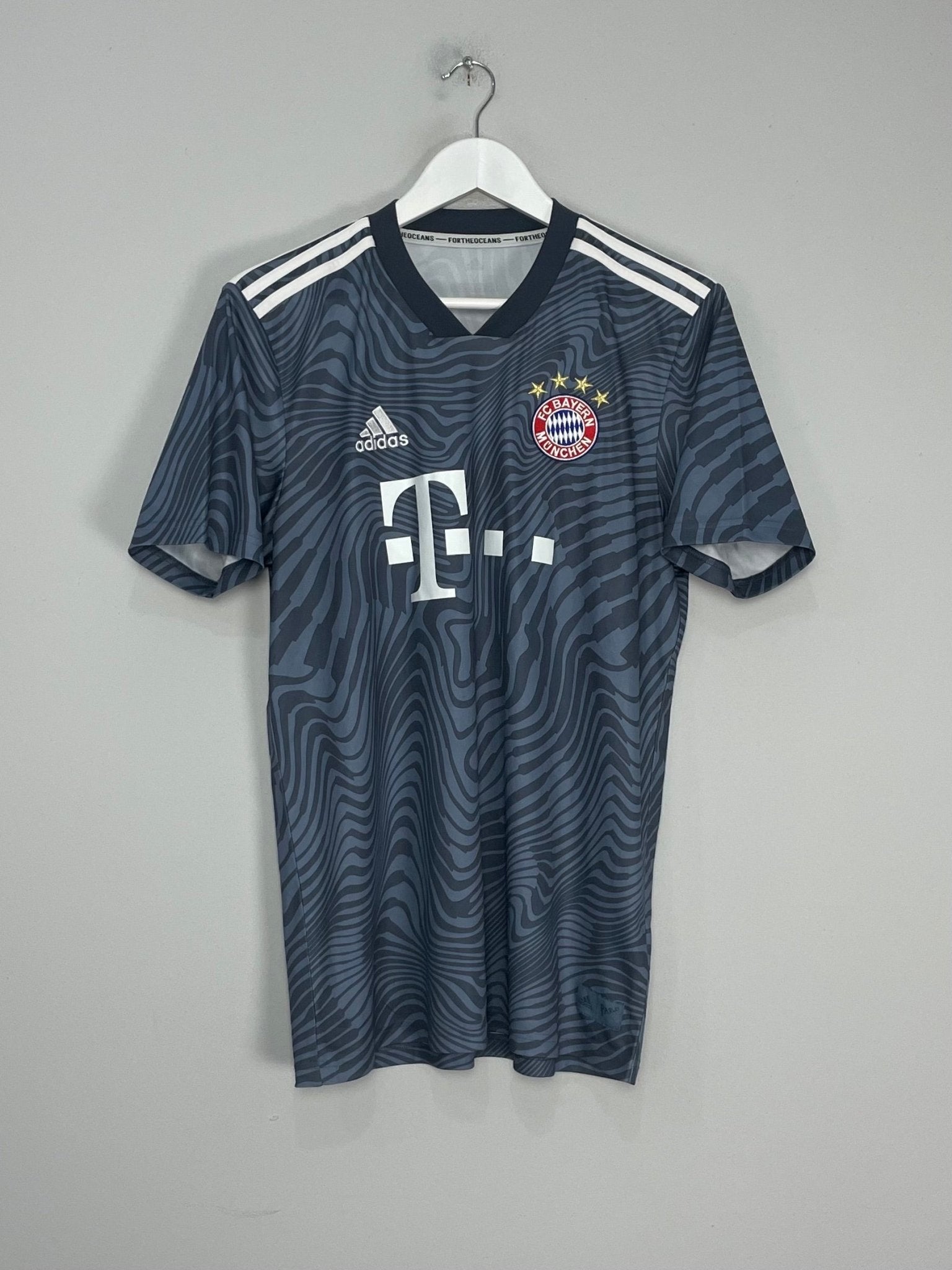 Shop 2018/19 BAYERN MUNICH *PROTOTYPE* SHIRT (M) ADIDAS, classic football shirts, vintage football shirts & retro soccer jerseys at Cult Kits