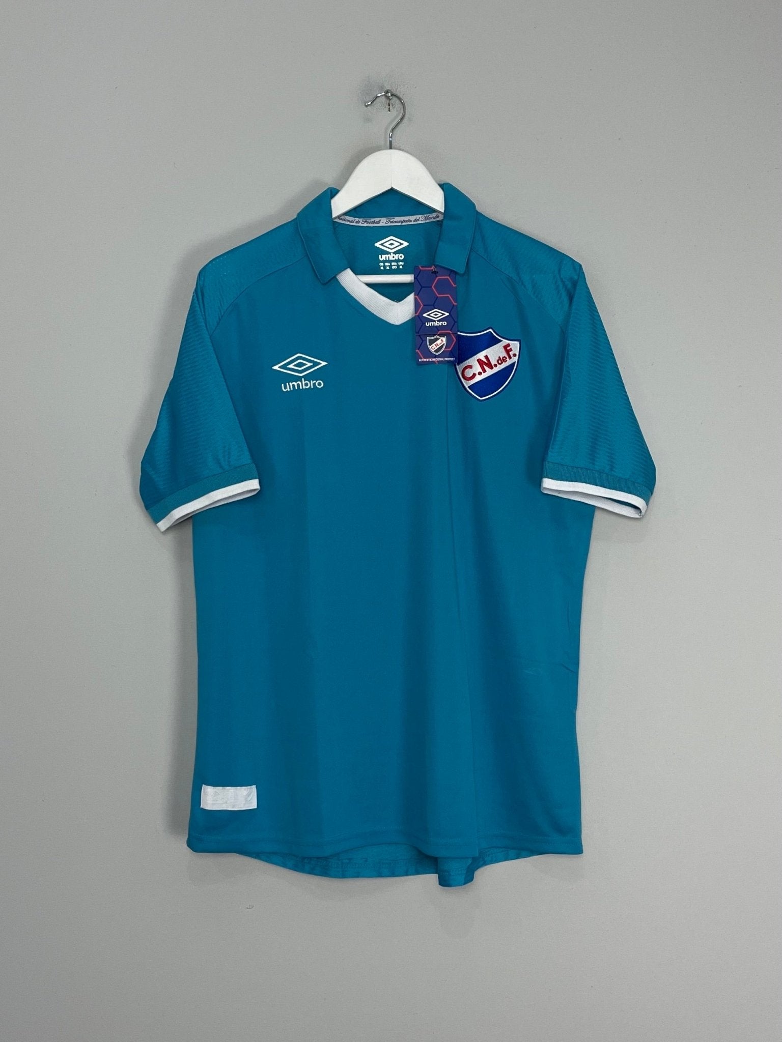 Shop 2018/19 CLUB NACIONAL DE FOOTBALL HOME SHIRT (XL) UMBRO, classic football shirts, vintage football shirts & retro soccer jerseys at Cult Kits