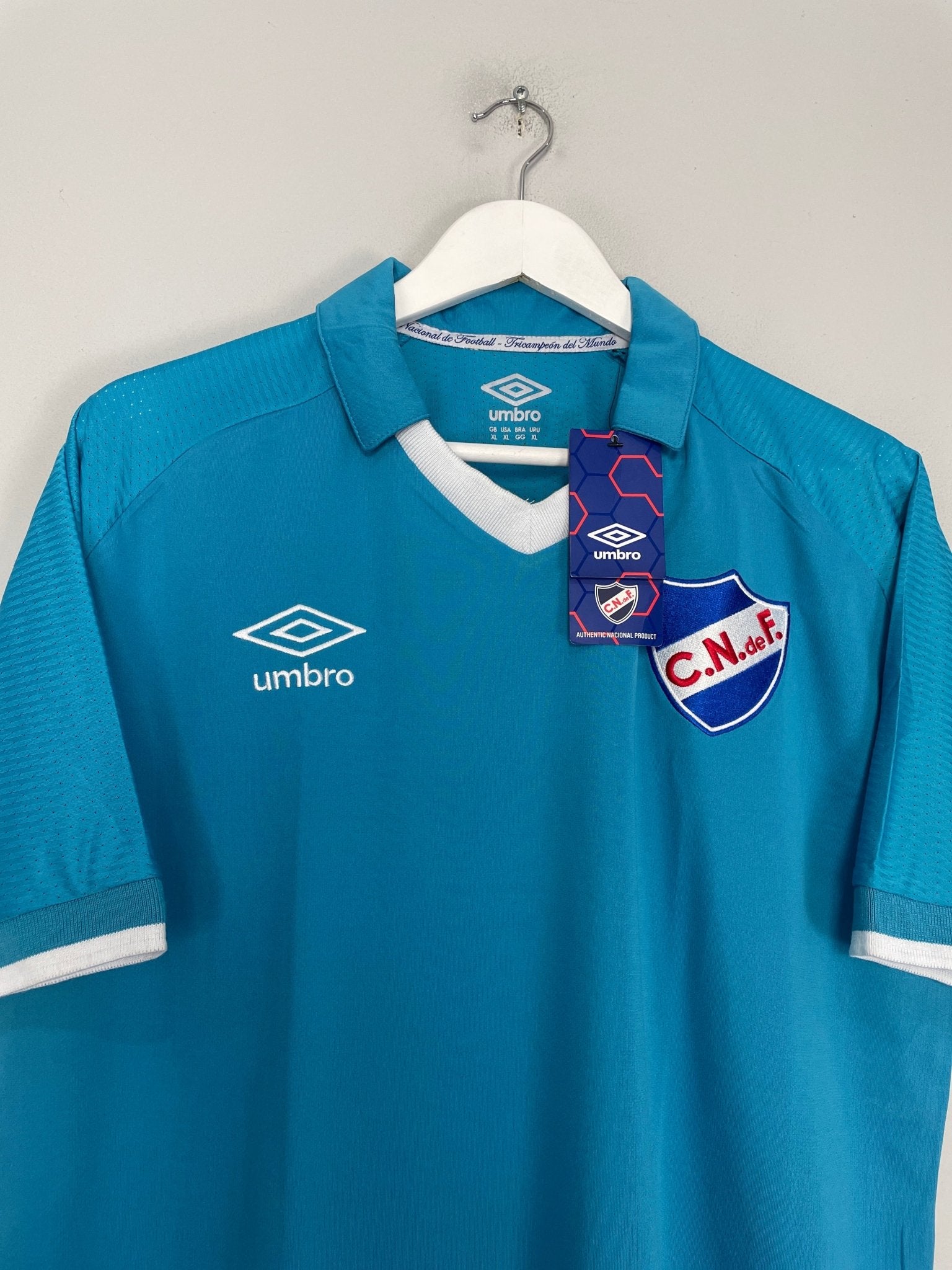 Shop 2018/19 CLUB NACIONAL DE FOOTBALL HOME SHIRT (XL) UMBRO, classic football shirts, vintage football shirts & retro soccer jerseys at Cult Kits