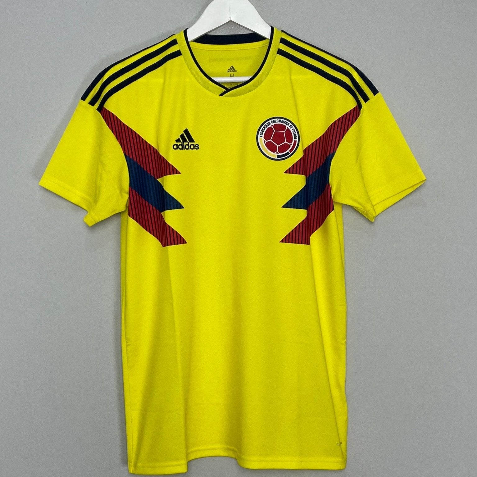 Shop 2018/19 COLOMBIA HOME SHIRT (M) ADIDAS, classic football shirts, vintage football shirts & retro soccer jerseys at Cult Kits