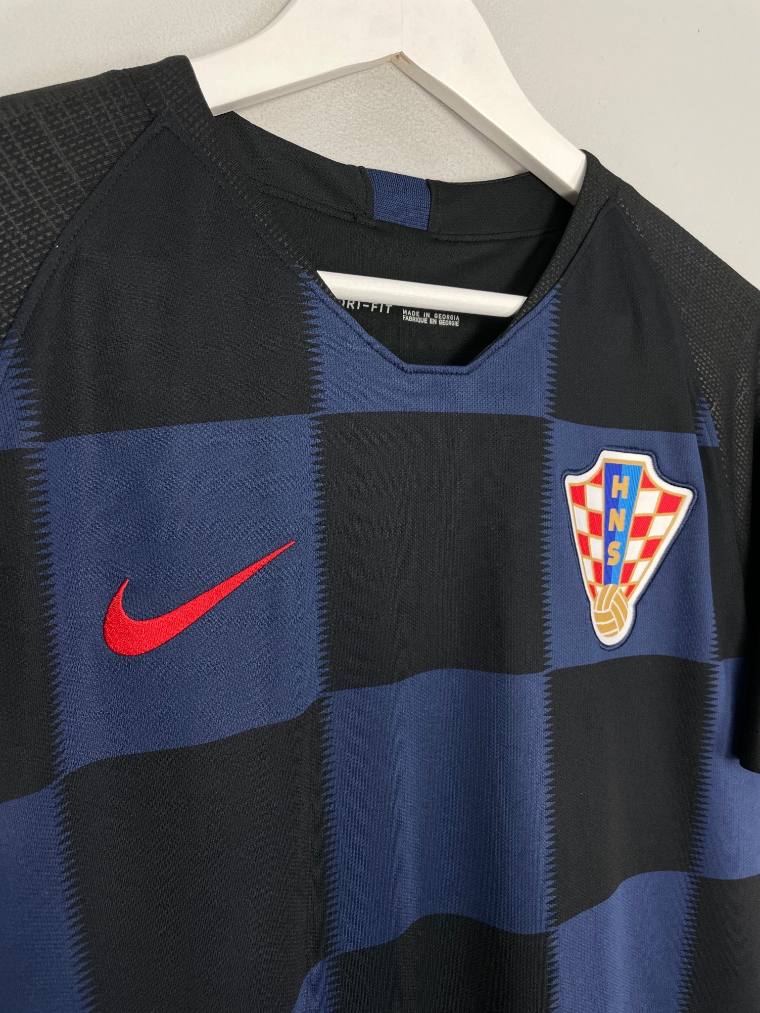 Shop 2018/19 CROATIA AWAY SHIRT (L) NIKE, classic football shirts, vintage football shirts & retro soccer jerseys at Cult Kits
