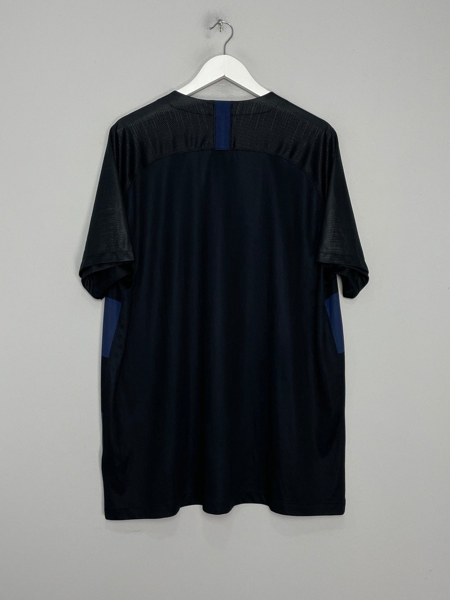 Shop 2018/19 CROATIA AWAY SHIRT (XXL) NIKE, classic football shirts, vintage football shirts & retro soccer jerseys at Cult Kits