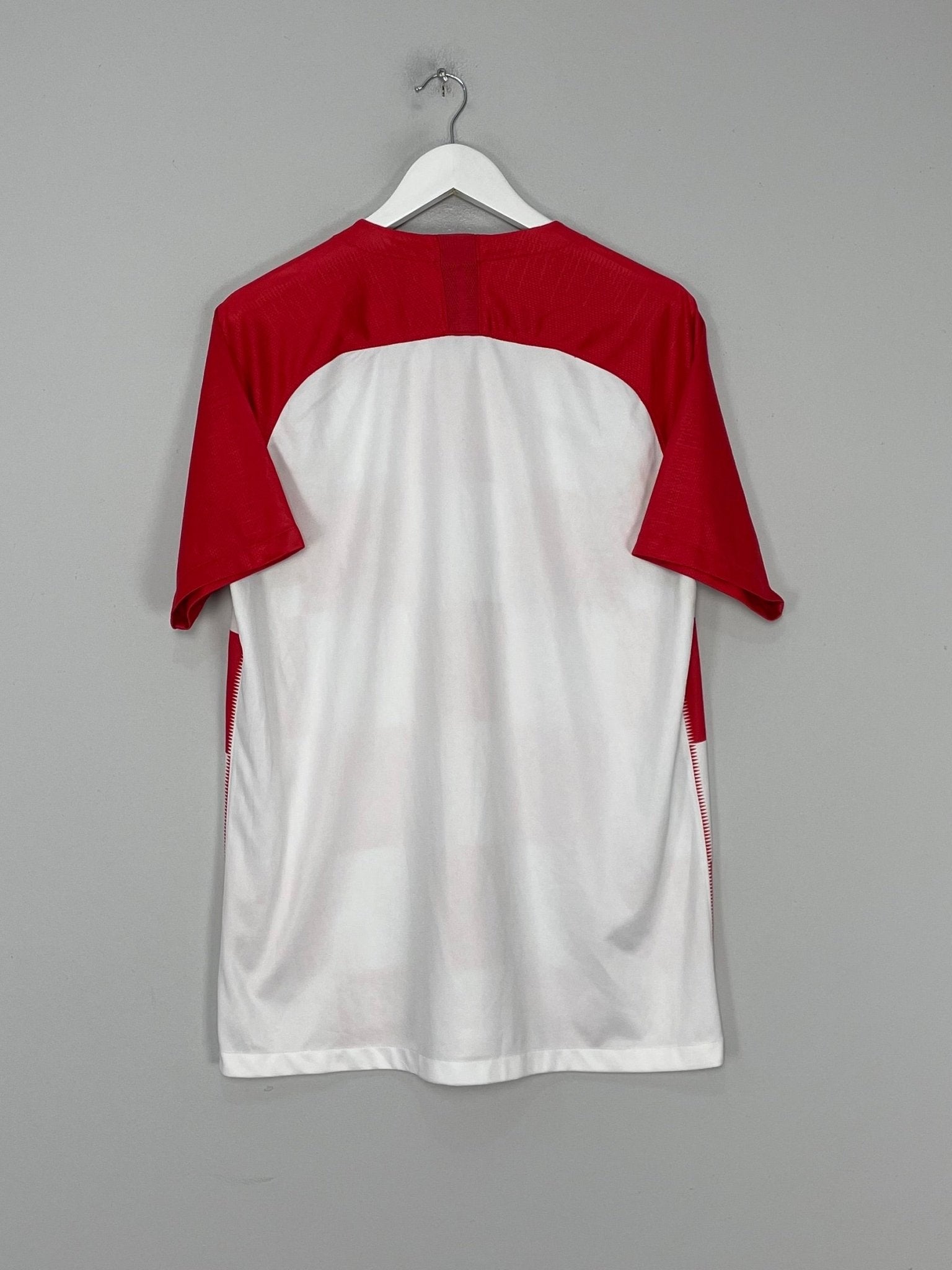 Shop 2018/19 CROATIA *BNWT* HOME SHIRT (L) NIKE, classic football shirts, vintage football shirts & retro soccer jerseys at Cult Kits