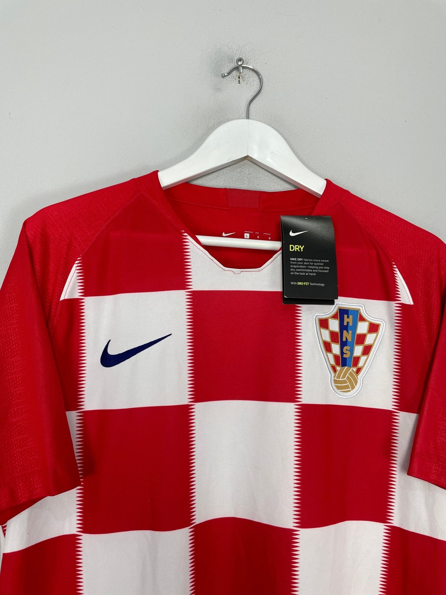 Shop 2018/19 CROATIA *BNWT* HOME SHIRT (L) NIKE, classic football shirts, vintage football shirts & retro soccer jerseys at Cult Kits