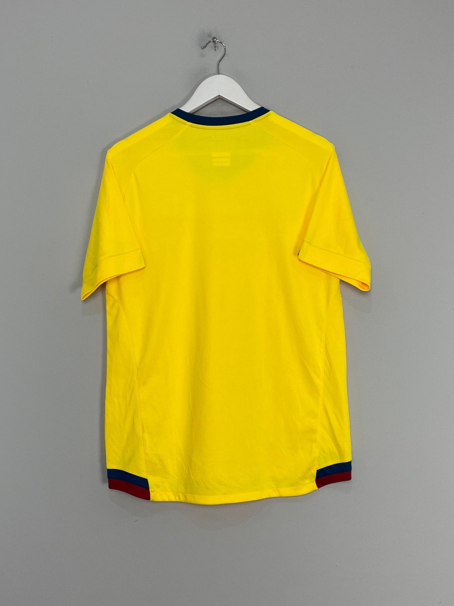 Shop 2018/19 ECUADOR HOME SHIRT (L) MARATHON, classic football shirts, vintage football shirts & retro soccer jerseys at Cult Kits