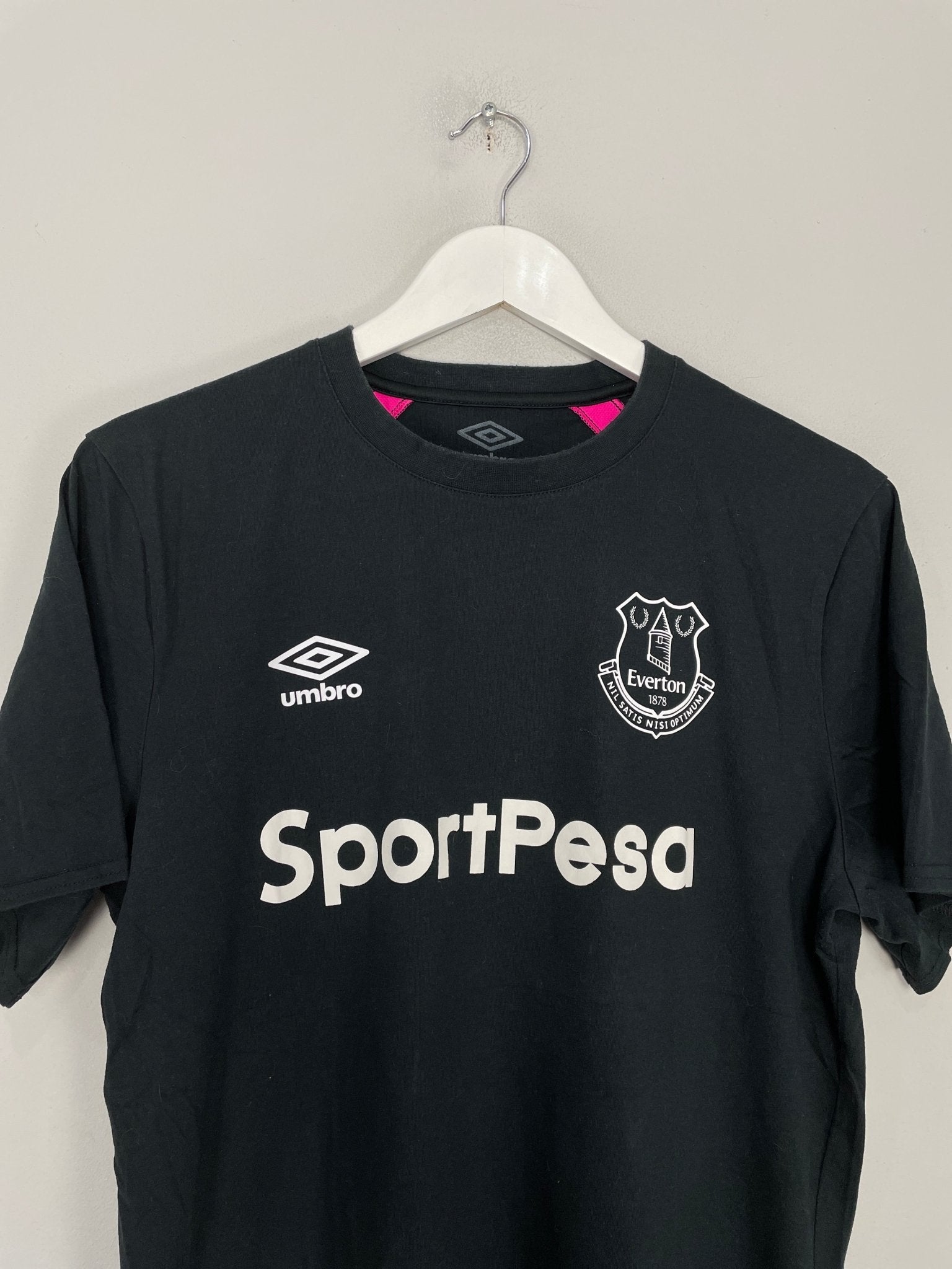 Shop 2018/19 EVERTON TRAINING SHIRT (L) UMBRO, classic football shirts, vintage football shirts & retro soccer jerseys at Cult Kits