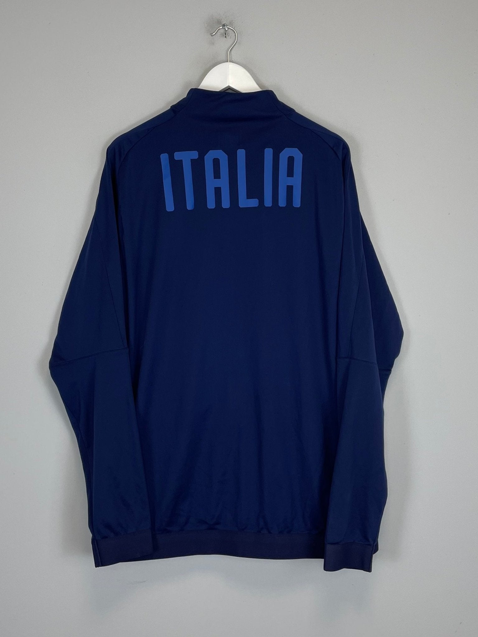 Shop 2018/19 ITALY TRACKSUIT TOP (XXL) PUMA, classic football shirts, vintage football shirts & retro soccer jerseys at Cult Kits