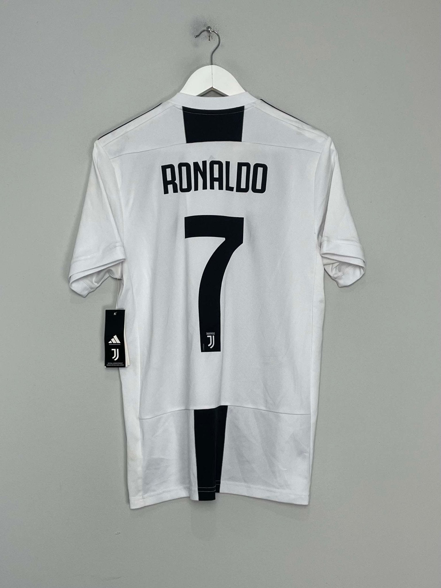 Shop 2018/19 JUVENTUS RONALDO #7 *BNWT* HOME SHIRT (M) ADIDAS, classic football shirts, vintage football shirts & retro soccer jerseys at Cult Kits