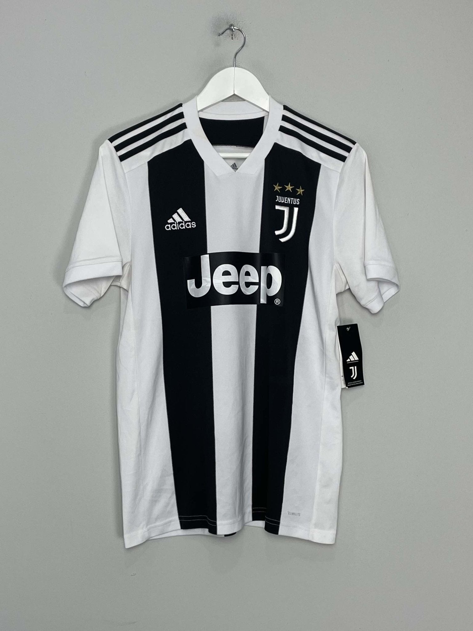 Shop 2018/19 JUVENTUS RONALDO #7 *BNWT* HOME SHIRT (M) ADIDAS, classic football shirts, vintage football shirts & retro soccer jerseys at Cult Kits