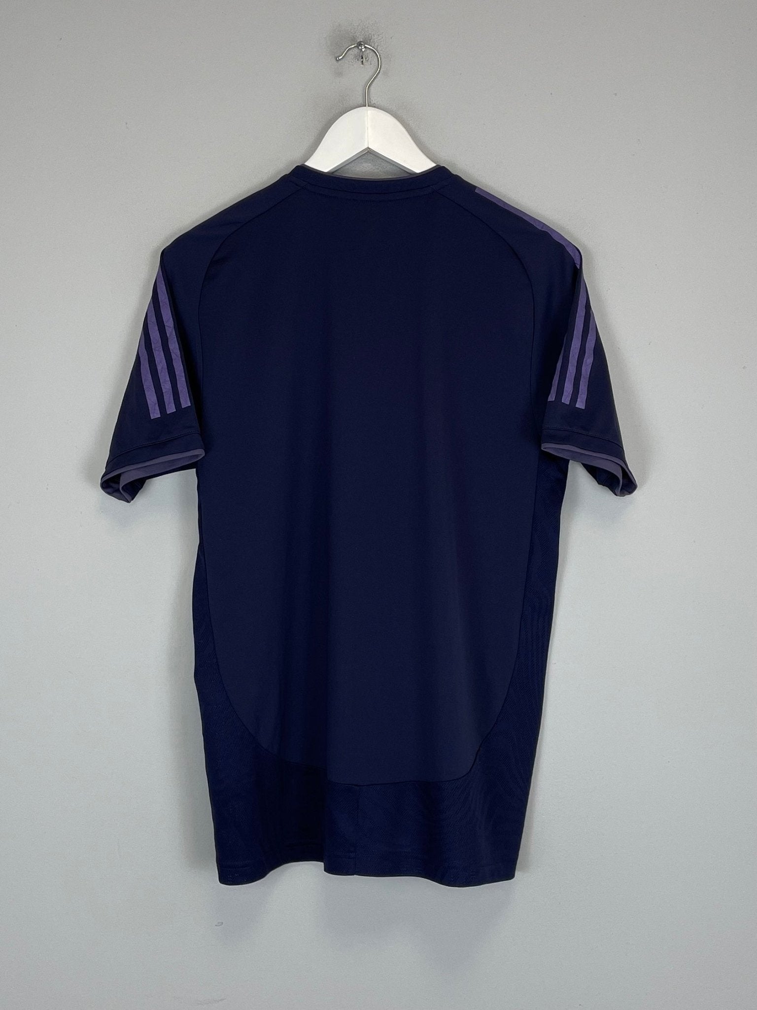 Shop 2018/19 JUVENTUS TRAINING SHIRT (M) ADIDAS, classic football shirts, vintage football shirts & retro soccer jerseys at Cult Kits