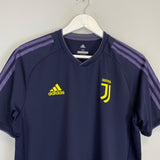 Shop 2018/19 JUVENTUS TRAINING SHIRT (M) ADIDAS, classic football shirts, vintage football shirts & retro soccer jerseys at Cult Kits