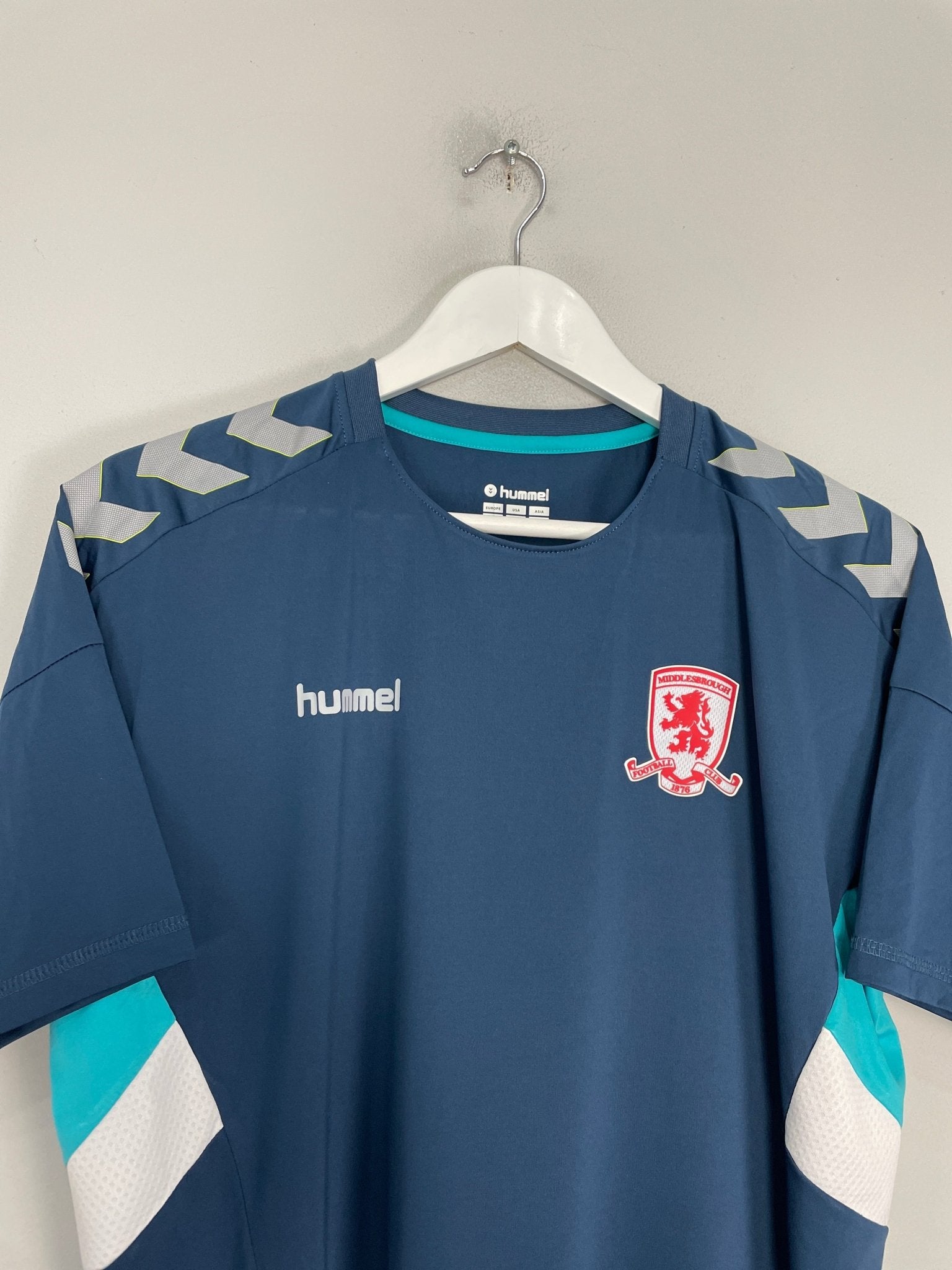 Shop 2018/19 MIDDLESBROUGH TRAINING SHIRT (M) HUMMEL, classic football shirts, vintage football shirts & retro soccer jerseys at Cult Kits