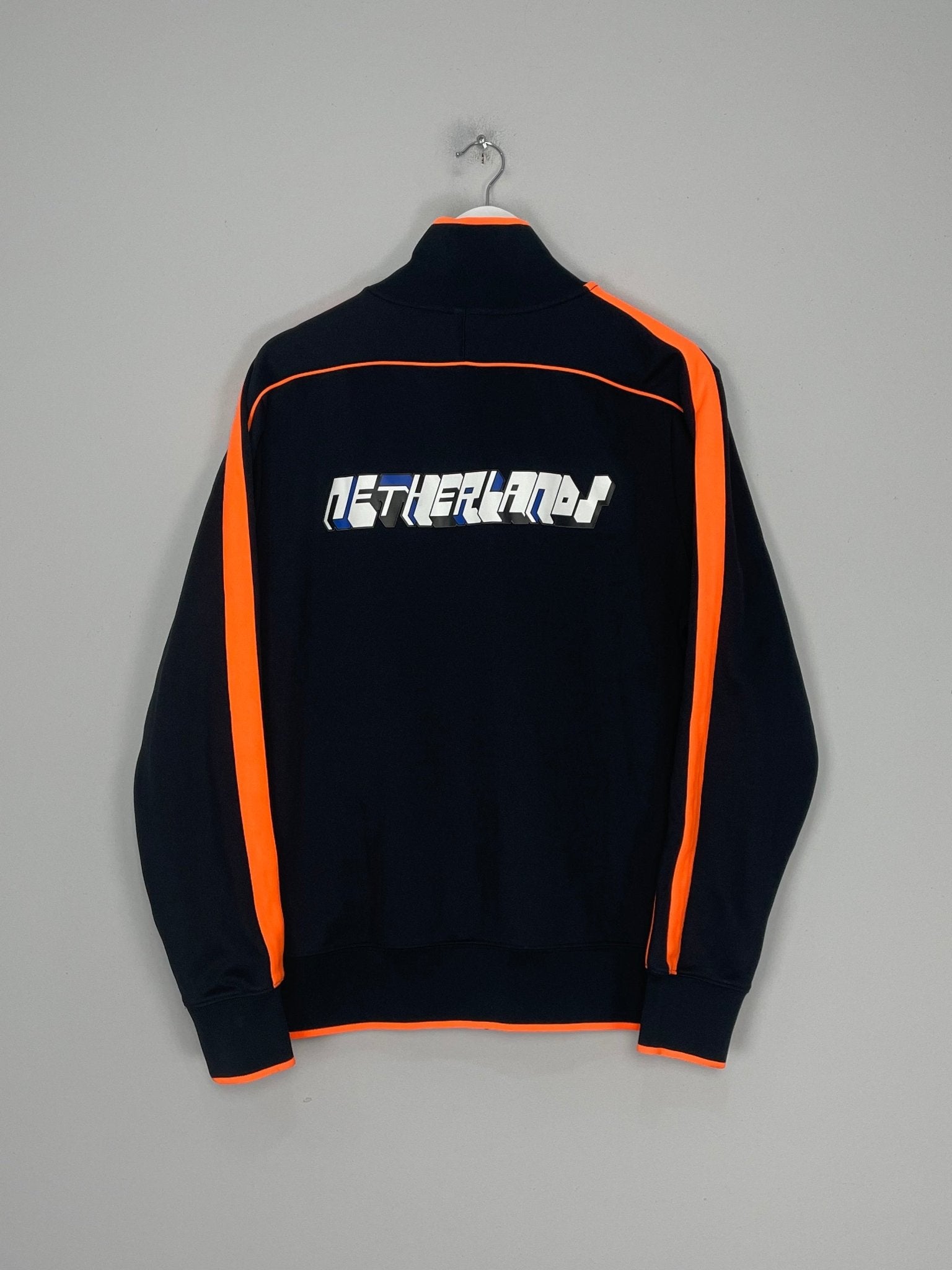 Shop 2018/19 NETHERLANDS TRACK JACKET (L) NIKE, classic football shirts, vintage football shirts & retro soccer jerseys at Cult Kits