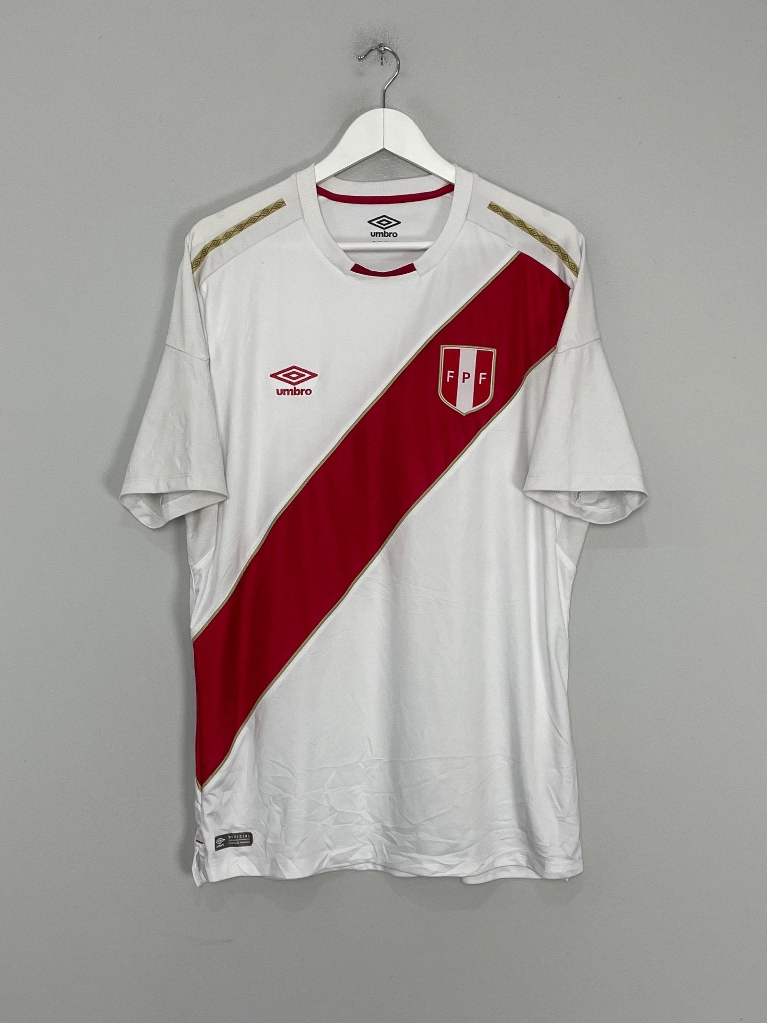 Shop 2018/19 PERU HOME SHIRT (XL) UMBRO, classic football shirts, vintage football shirts & retro soccer jerseys at Cult Kits
